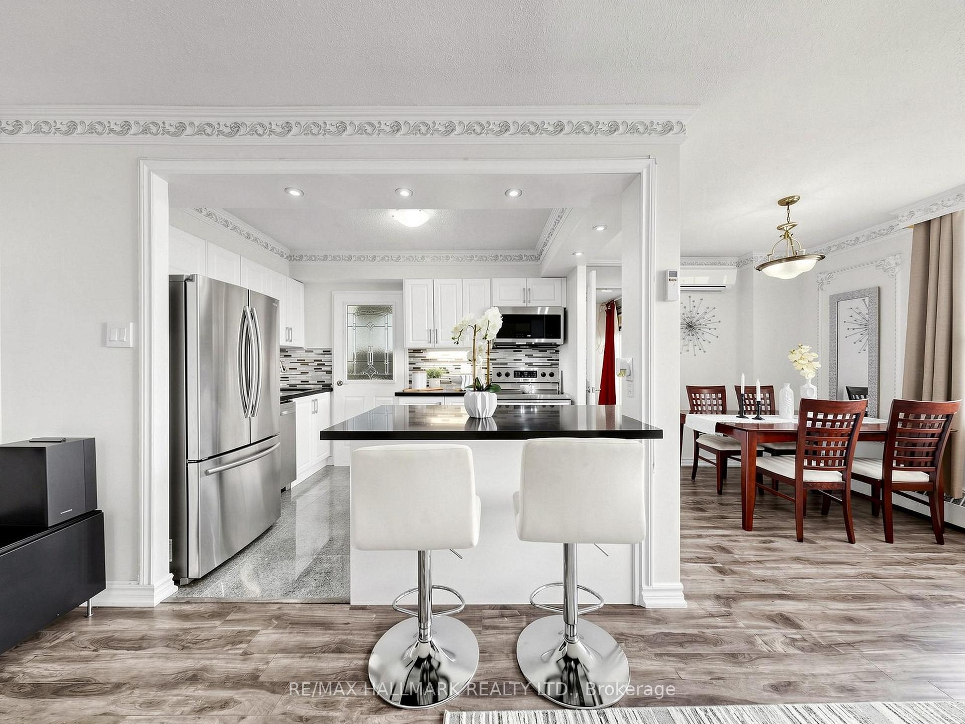 Photo 5 of Unit 1609, 5 Parkway Forest Drive, North York, Henry Farm — HOMEH
