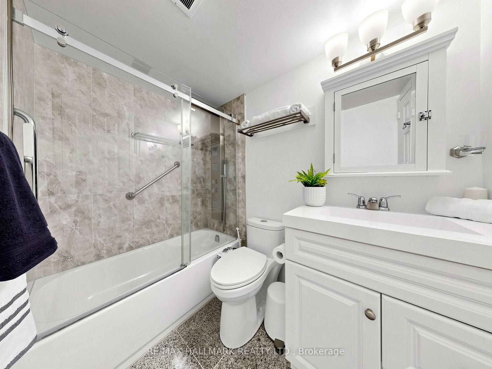 Photo 18 of Unit 1609, 5 Parkway Forest Drive, North York, Henry Farm — HOMEH