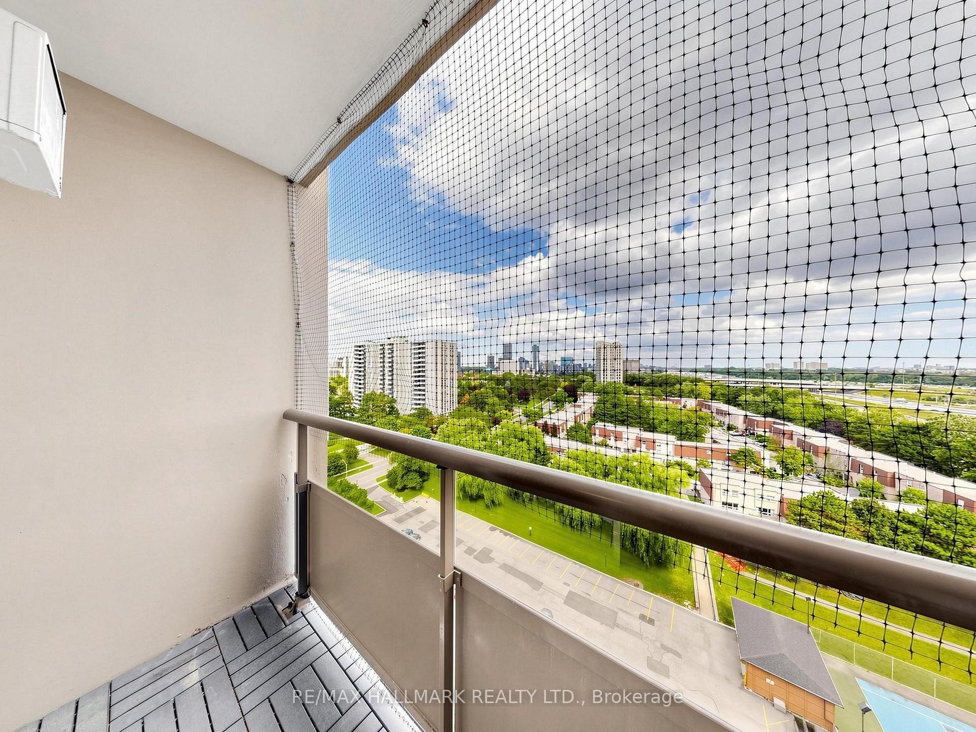 Photo 25 of Unit 1609, 5 Parkway Forest Drive, North York, Henry Farm — HOMEH
