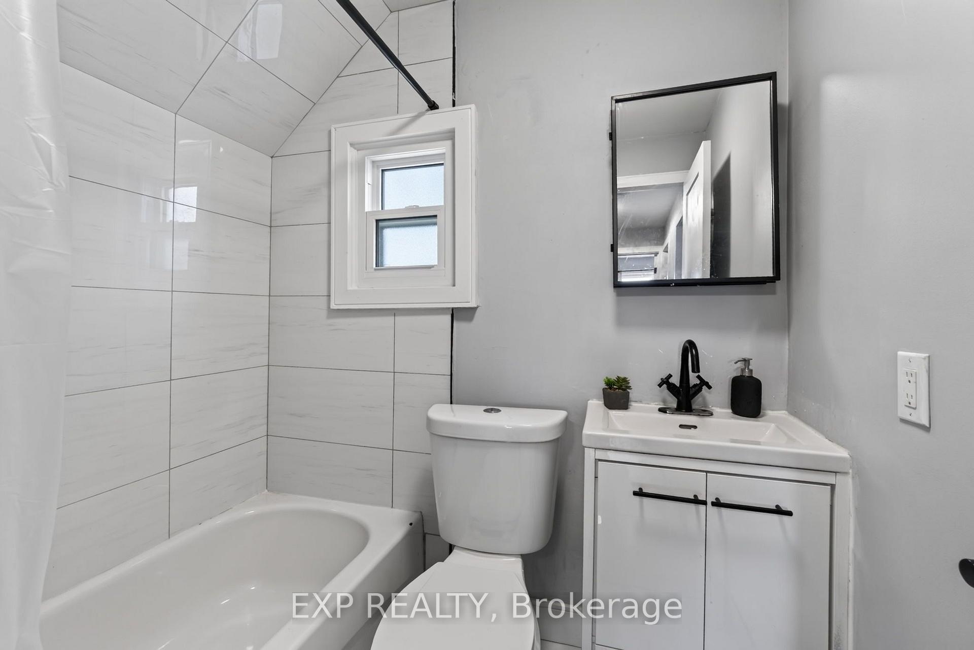 Photo 13 of 5 Newlands Avenue, Hamilton, Crown Point — HOMEH