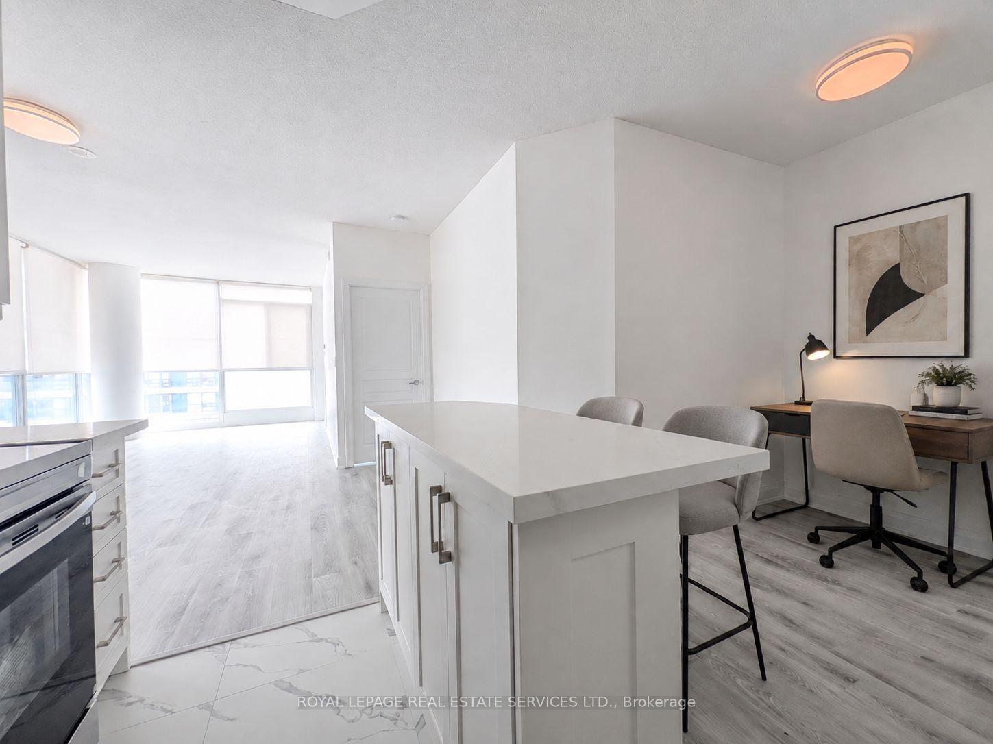Photo 11 of Unit 1008, 225 Webb Drive, Mississauga, City Centre — HOMEH