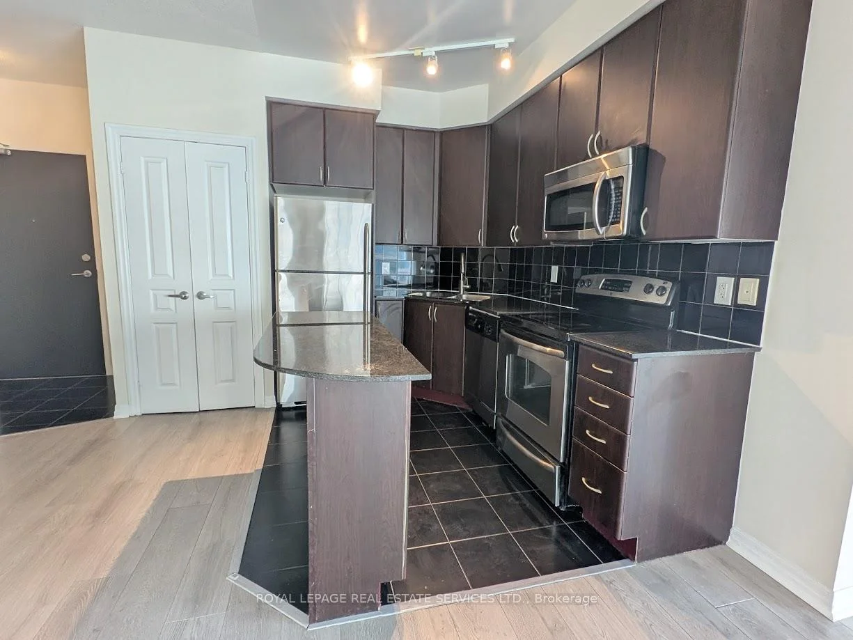 Photo 8 of Unit 1008, 225 Webb Drive, Mississauga, City Centre — HOMEH