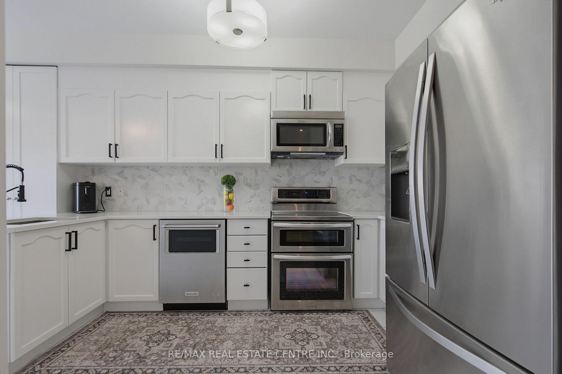 Photo 15 of 16 Gulfbrook Circle, Brampton, Sandringham-Wellington — HOMEH