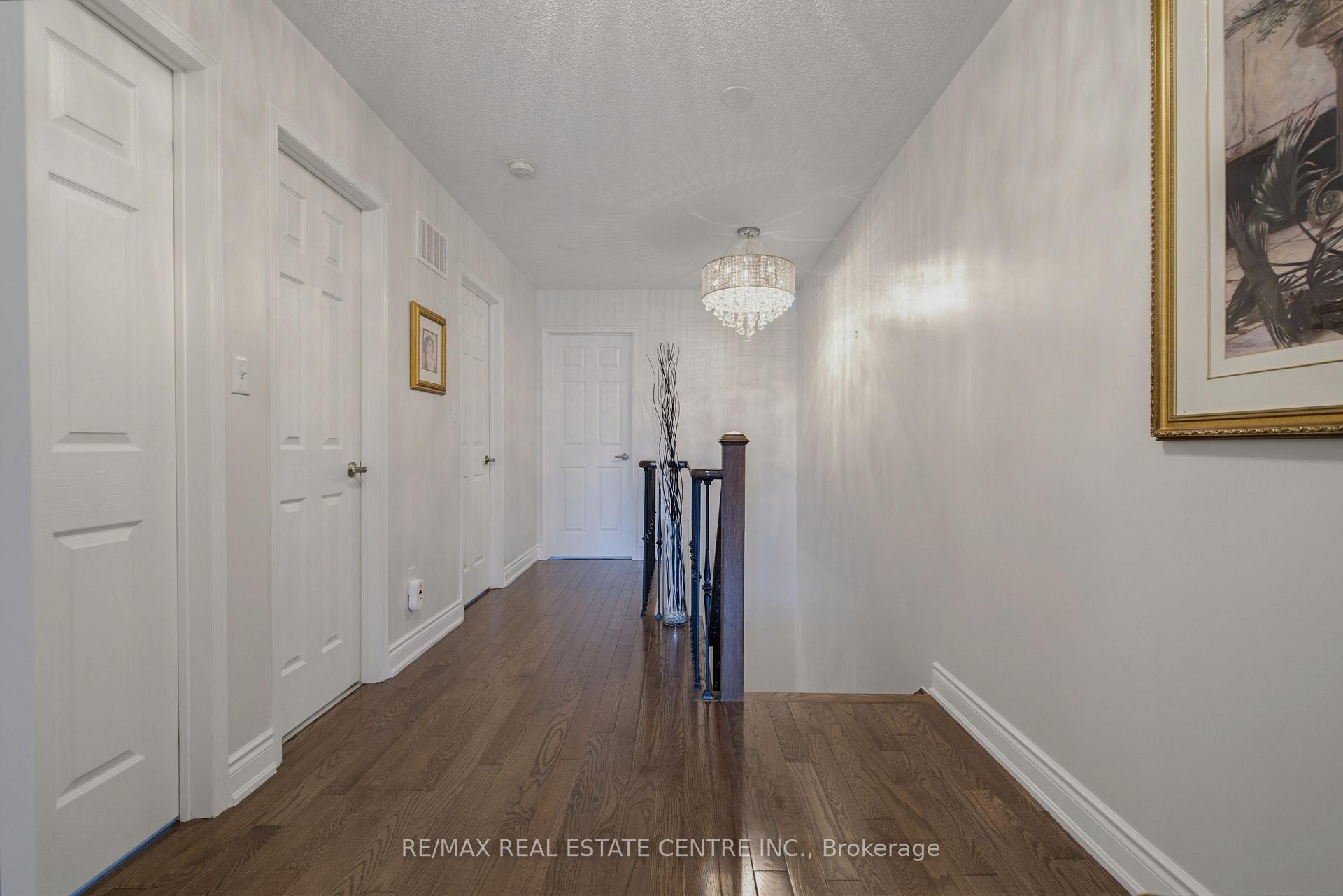Photo 16 of 16 Gulfbrook Circle, Brampton, Sandringham-Wellington — HOMEH