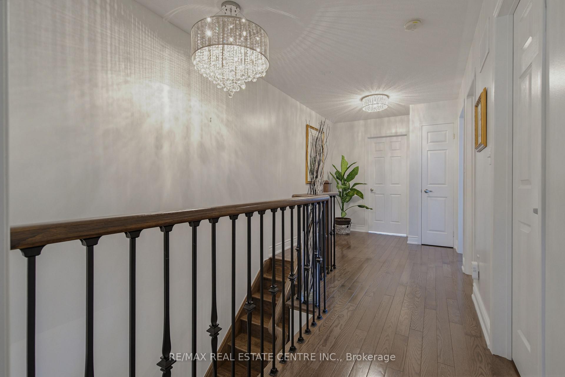 Photo 17 of 16 Gulfbrook Circle, Brampton, Sandringham-Wellington — HOMEH