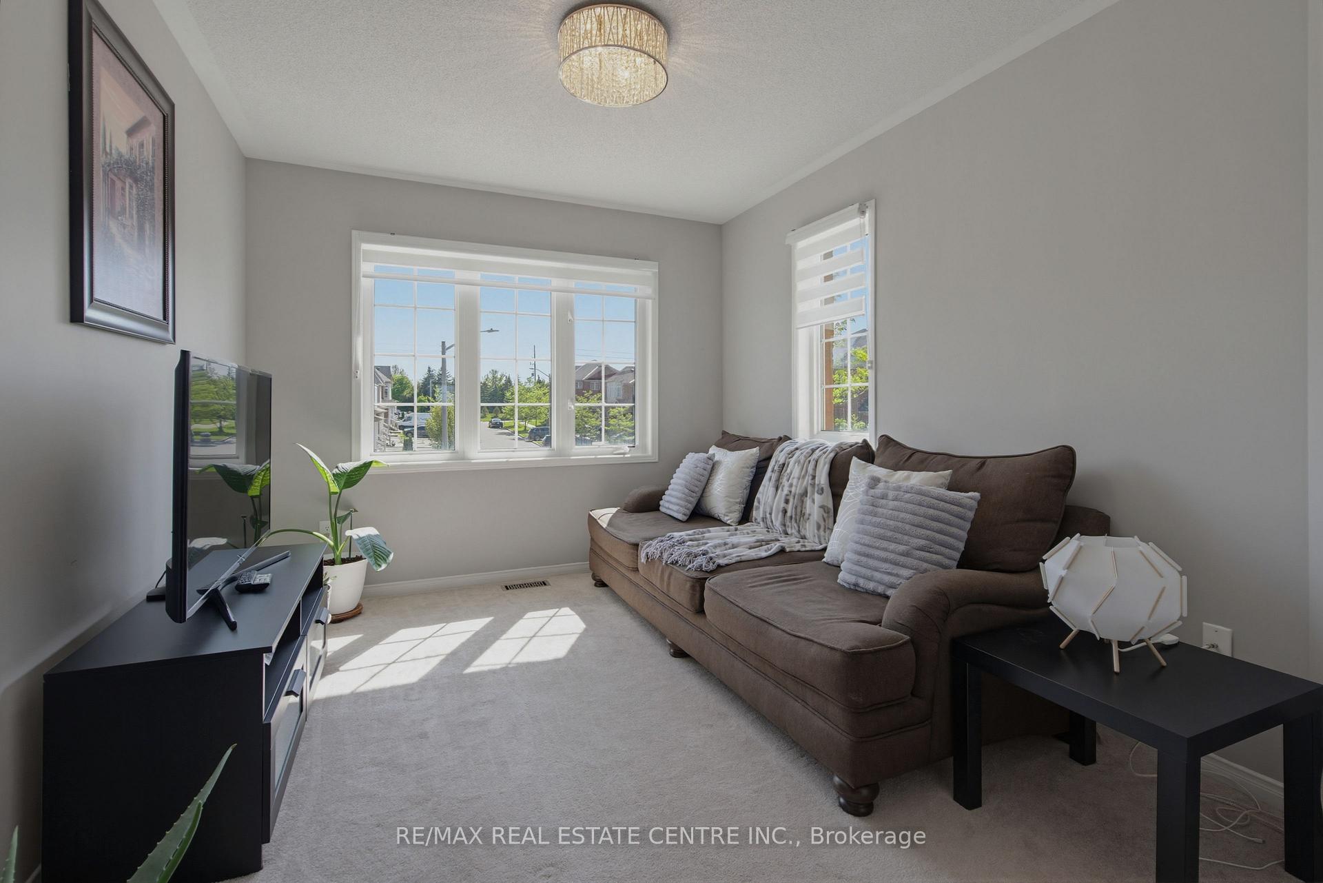 Photo 18 of 16 Gulfbrook Circle, Brampton, Sandringham-Wellington — HOMEH