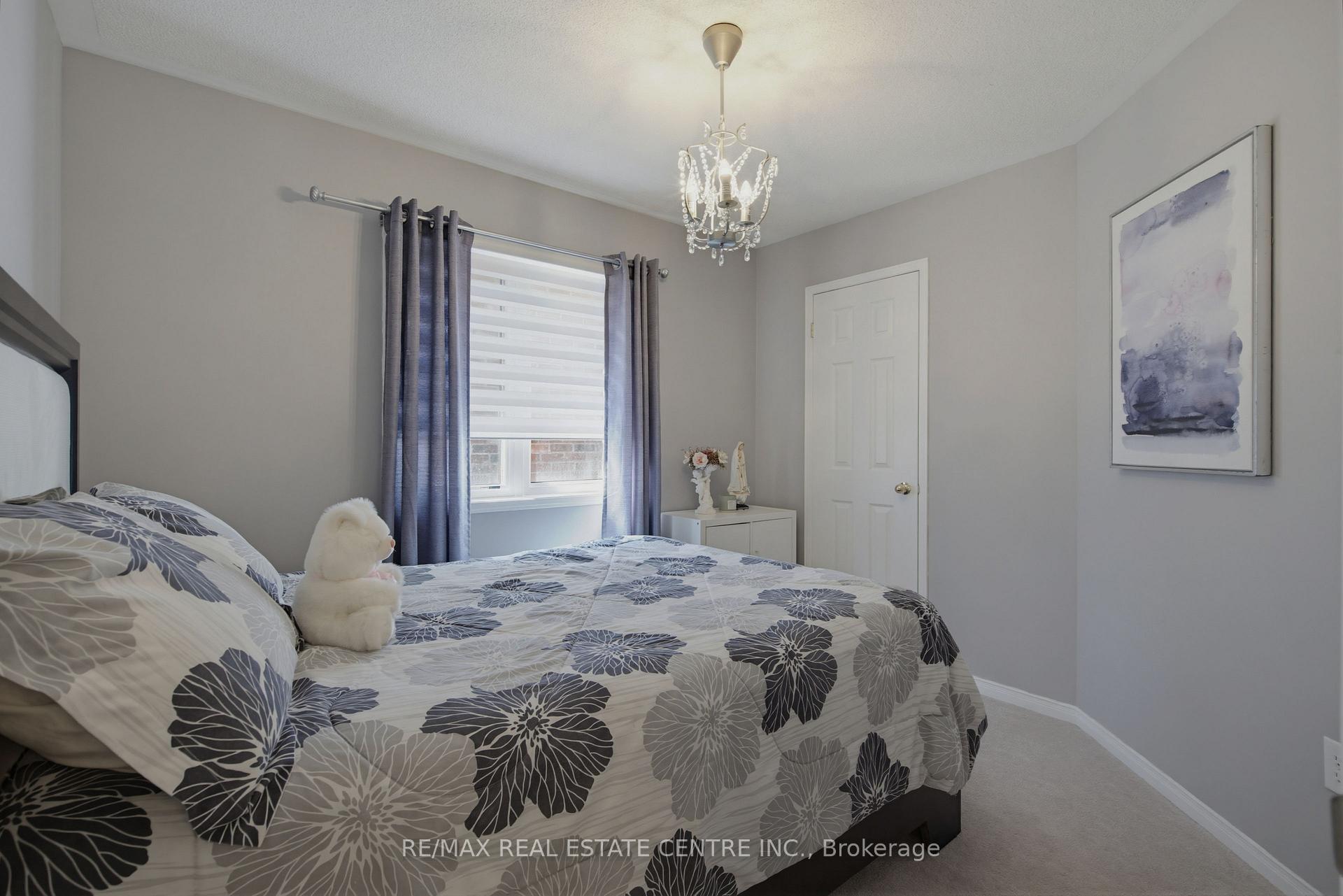 Photo 22 of 16 Gulfbrook Circle, Brampton, Sandringham-Wellington — HOMEH