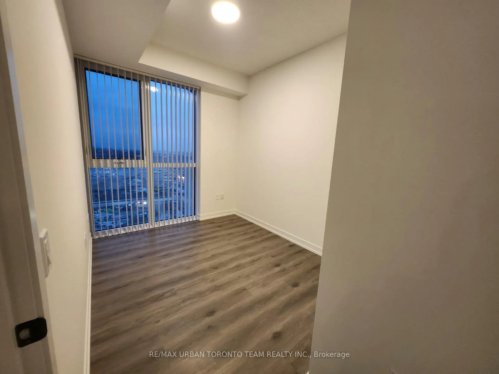 Photo 6 of Unit 1702, 225 Commerce St Street, Vaughan, Vaughan Corporate Centre — HOMEH