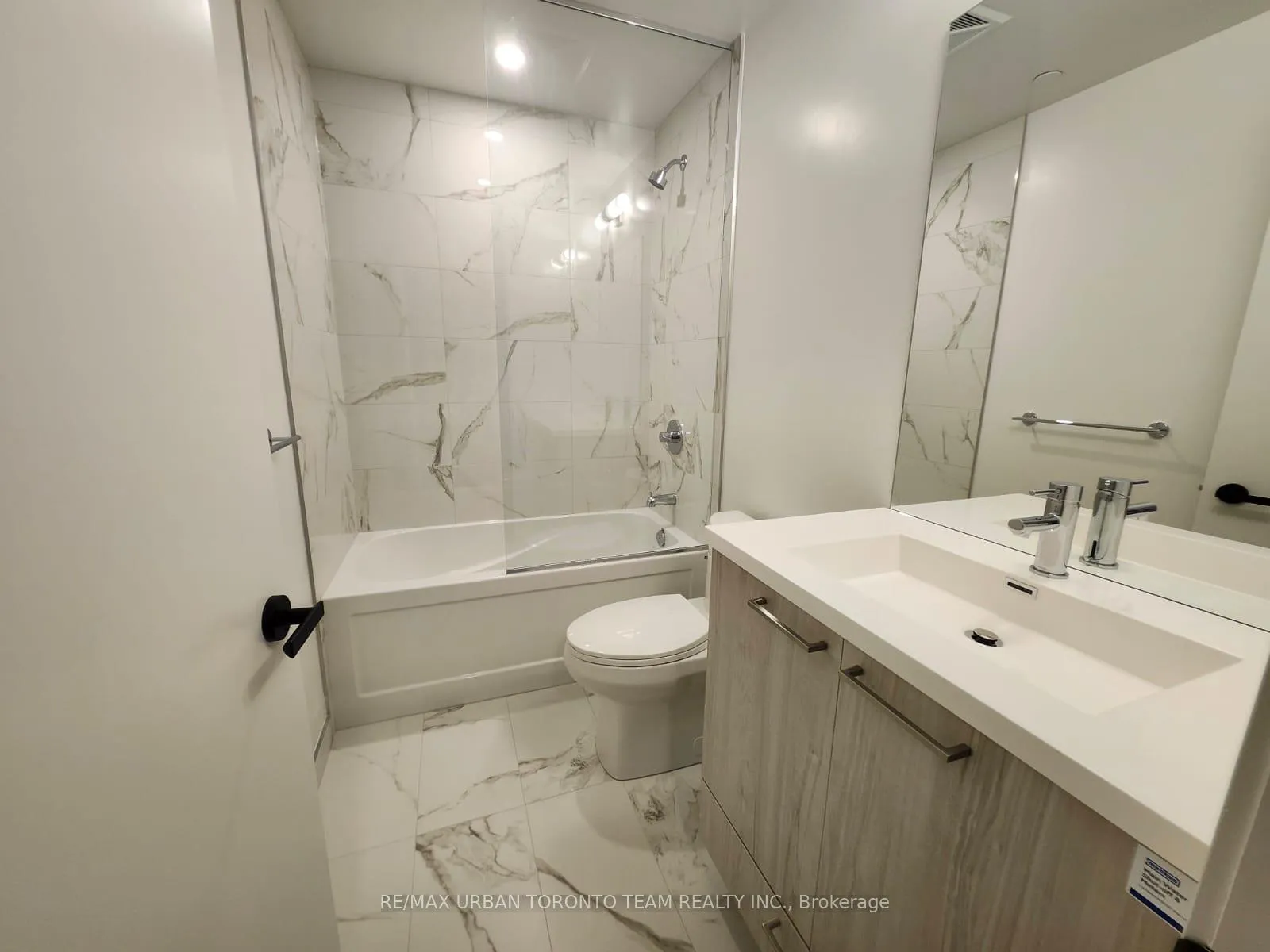 Photo 8 of Unit 1702, 225 Commerce St Street, Vaughan, Vaughan Corporate Centre — HOMEH