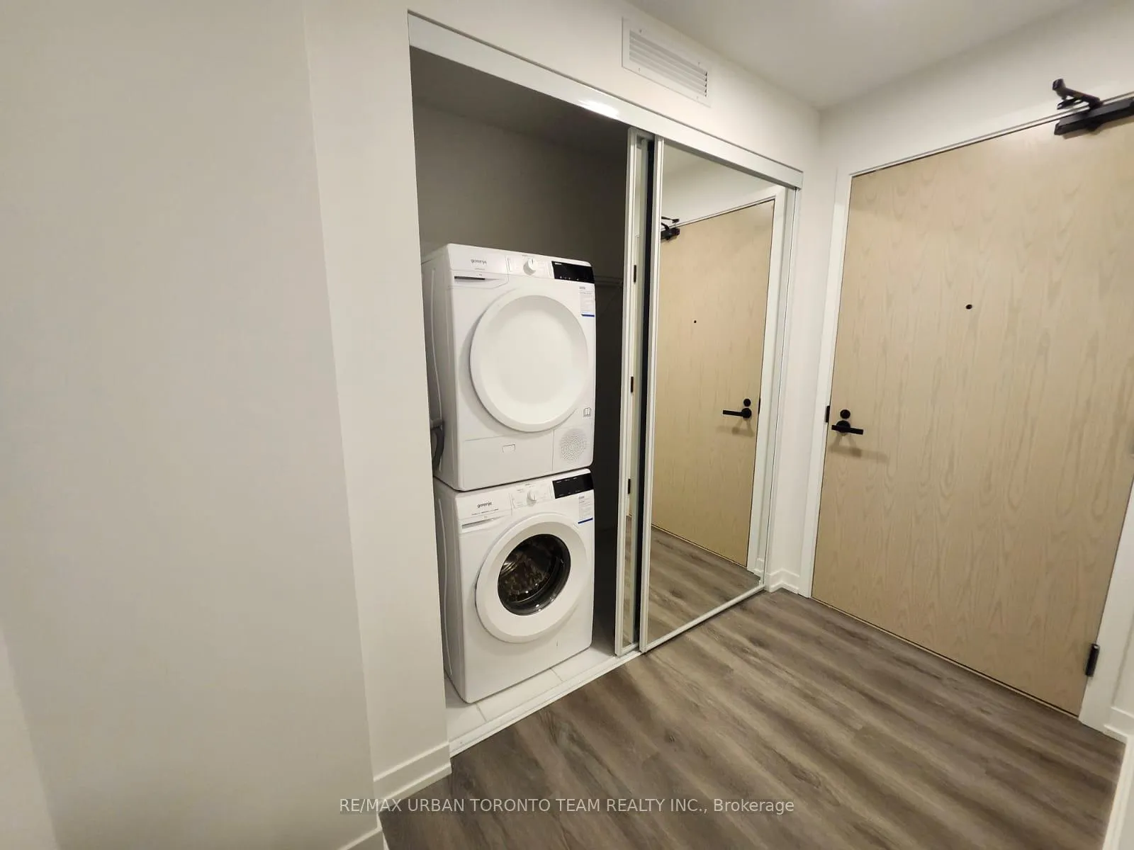 Photo 11 of Unit 1702, 225 Commerce St Street, Vaughan, Vaughan Corporate Centre — HOMEH