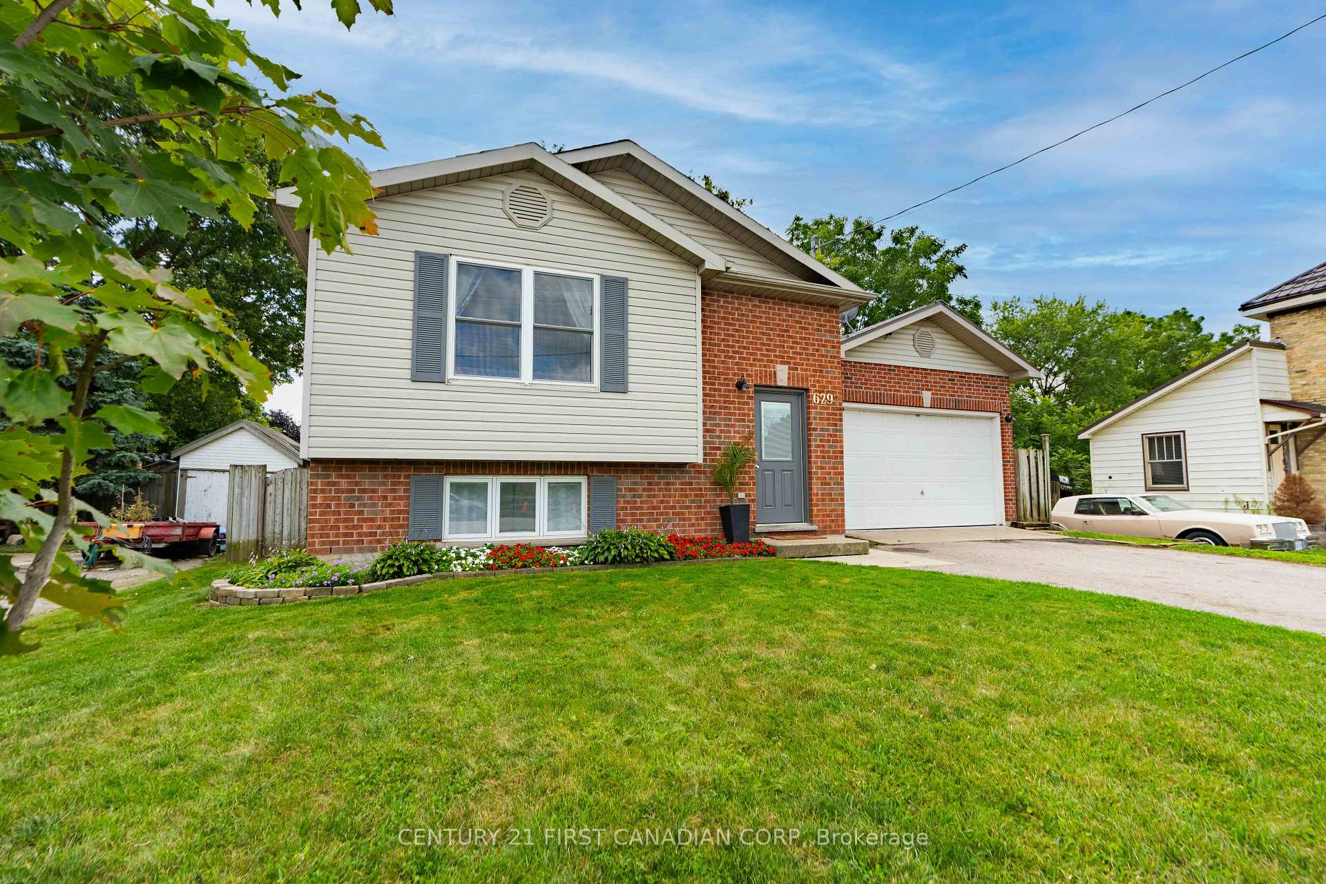 Photo 3 of 6297 William Street, Lucan Biddulph, Lucan — HOMEH