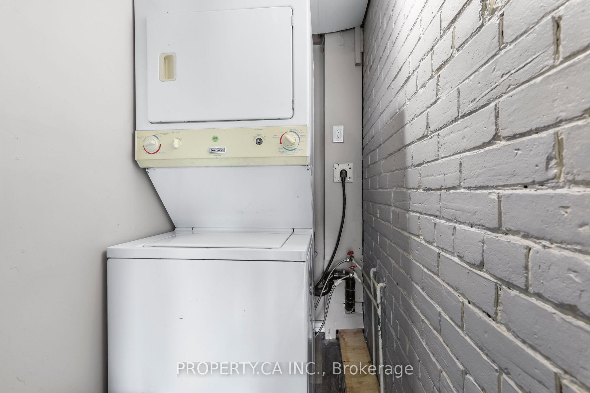 Photo 23 of 856 Weston Road, Toronto, Rockcliffe-Smythe — HOMEH