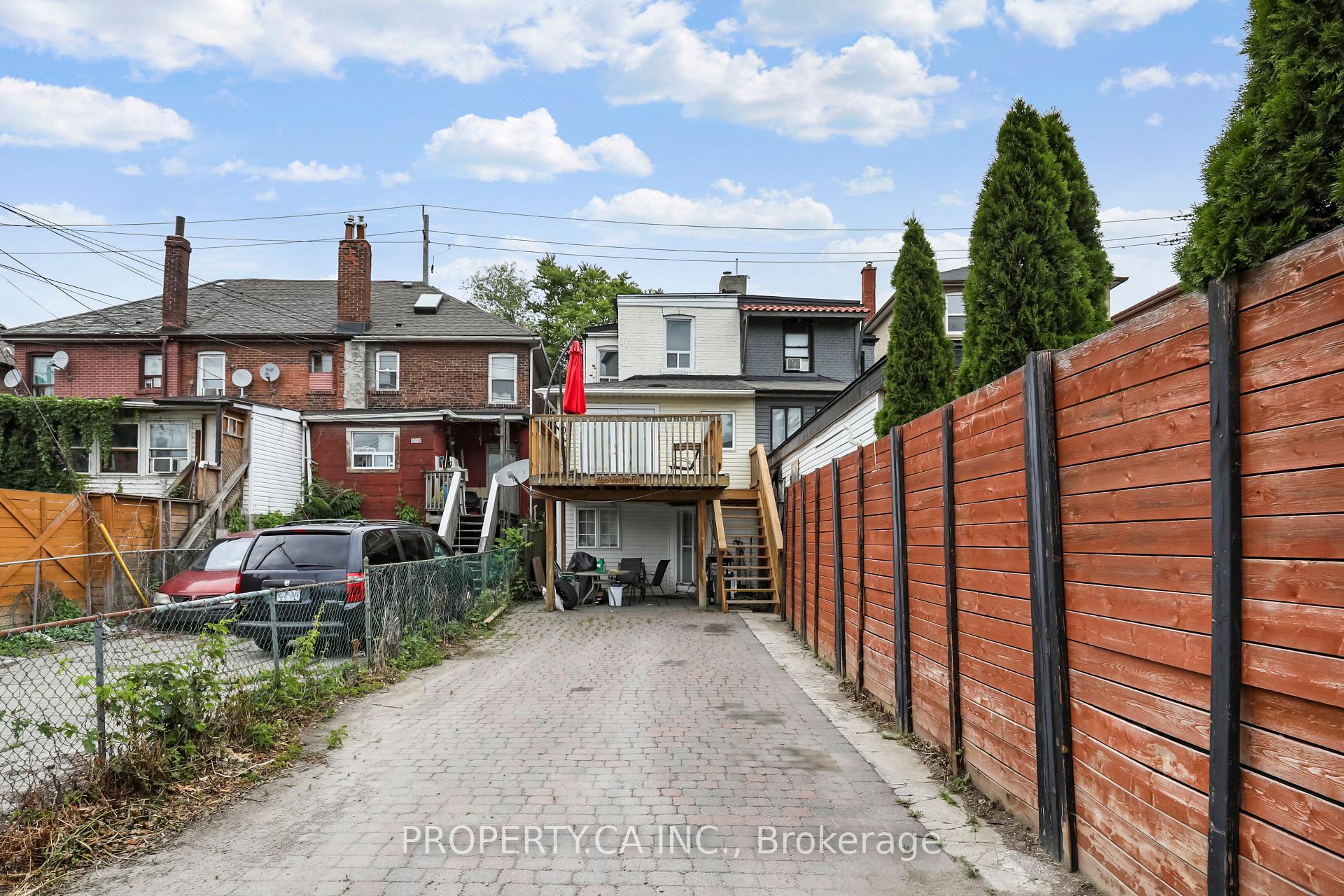 Photo 28 of 856 Weston Road, Toronto, Rockcliffe-Smythe — HOMEH