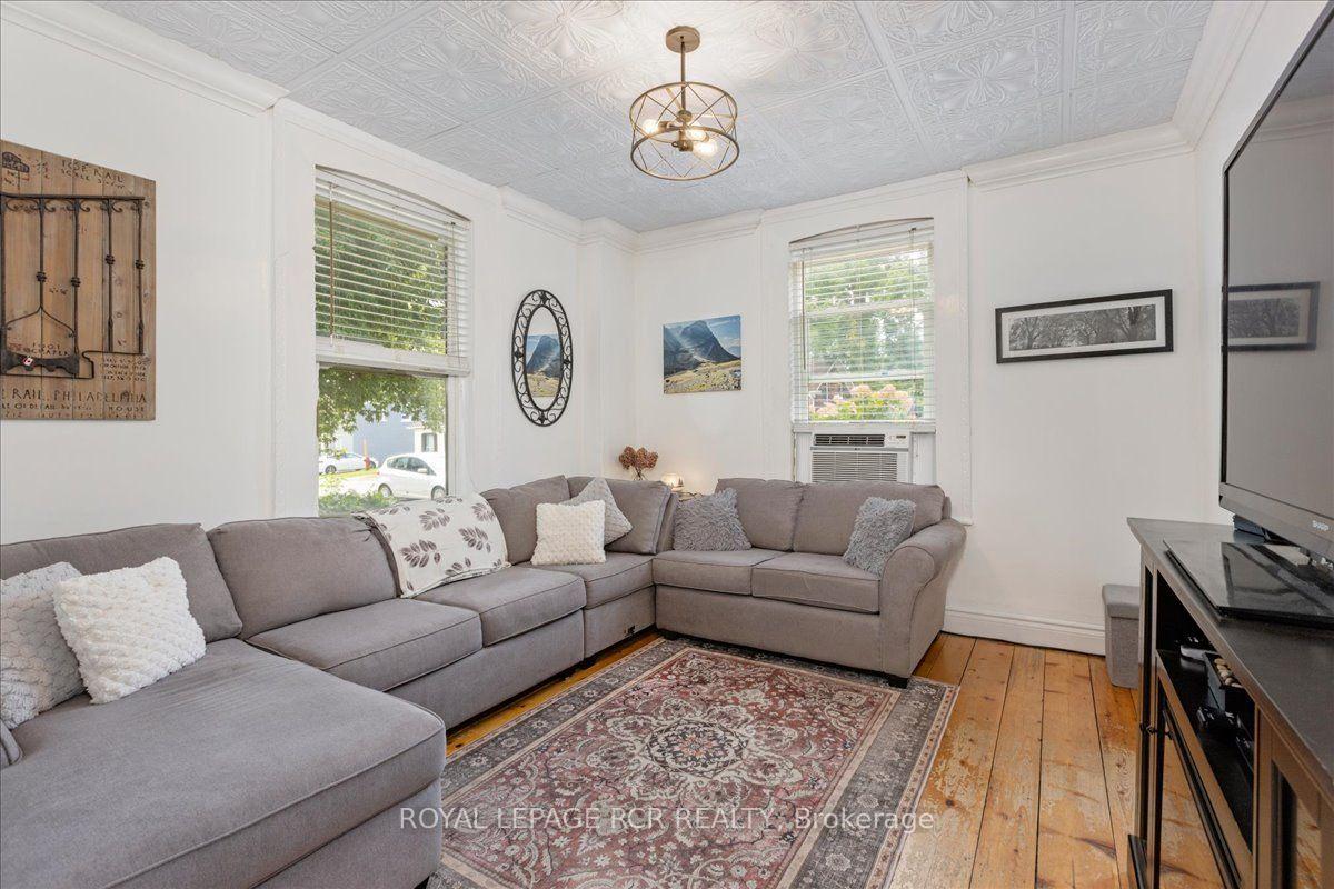 Photo 5 of 93 Mill Street, Orangeville — HOMEH