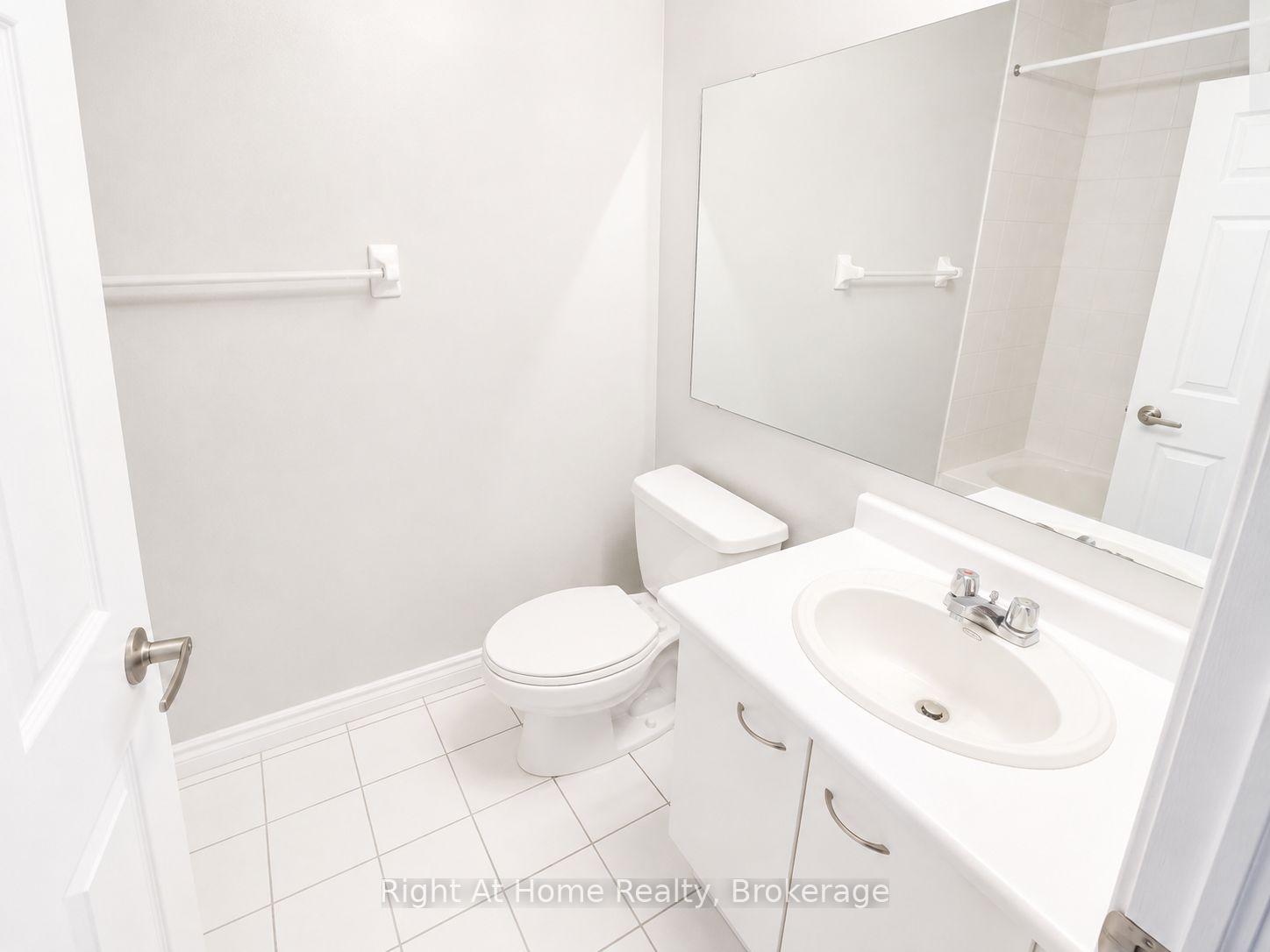 Photo 14 of Unit 310, 195 lake driveway, Ajax, South West — HOMEH