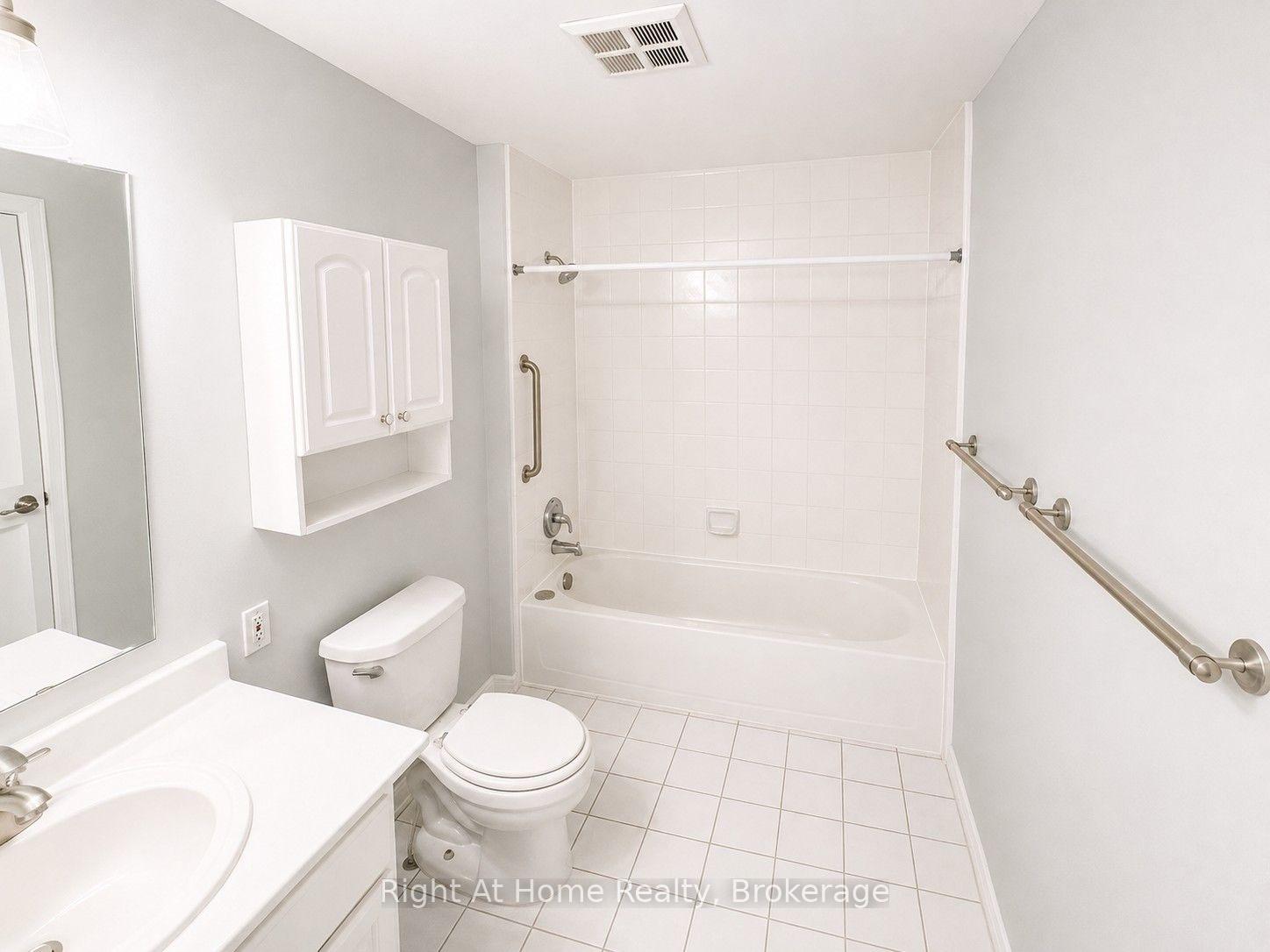 Photo 15 of Unit 310, 195 lake driveway, Ajax, South West — HOMEH
