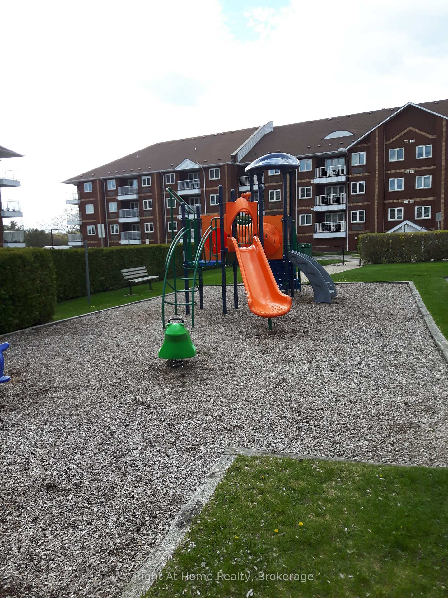 Photo 19 of Unit 310, 195 lake driveway, Ajax, South West — HOMEH