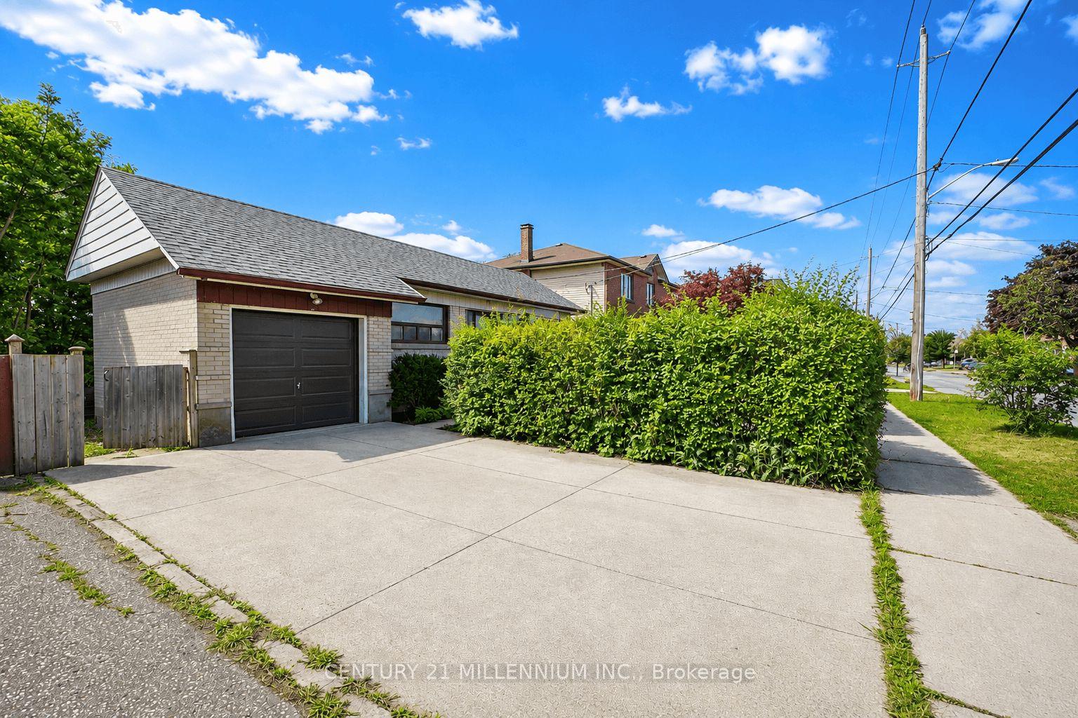 Photo 56 of 169 Ranee Avenue, Toronto, Englemount-Lawrence — HOMEH