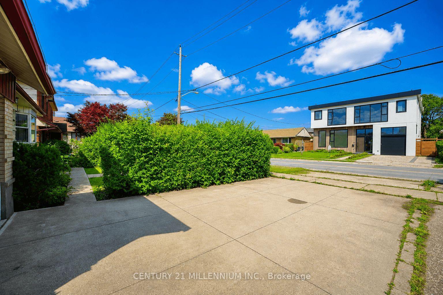Photo 59 of 169 Ranee Avenue, Toronto, Englemount-Lawrence — HOMEH
