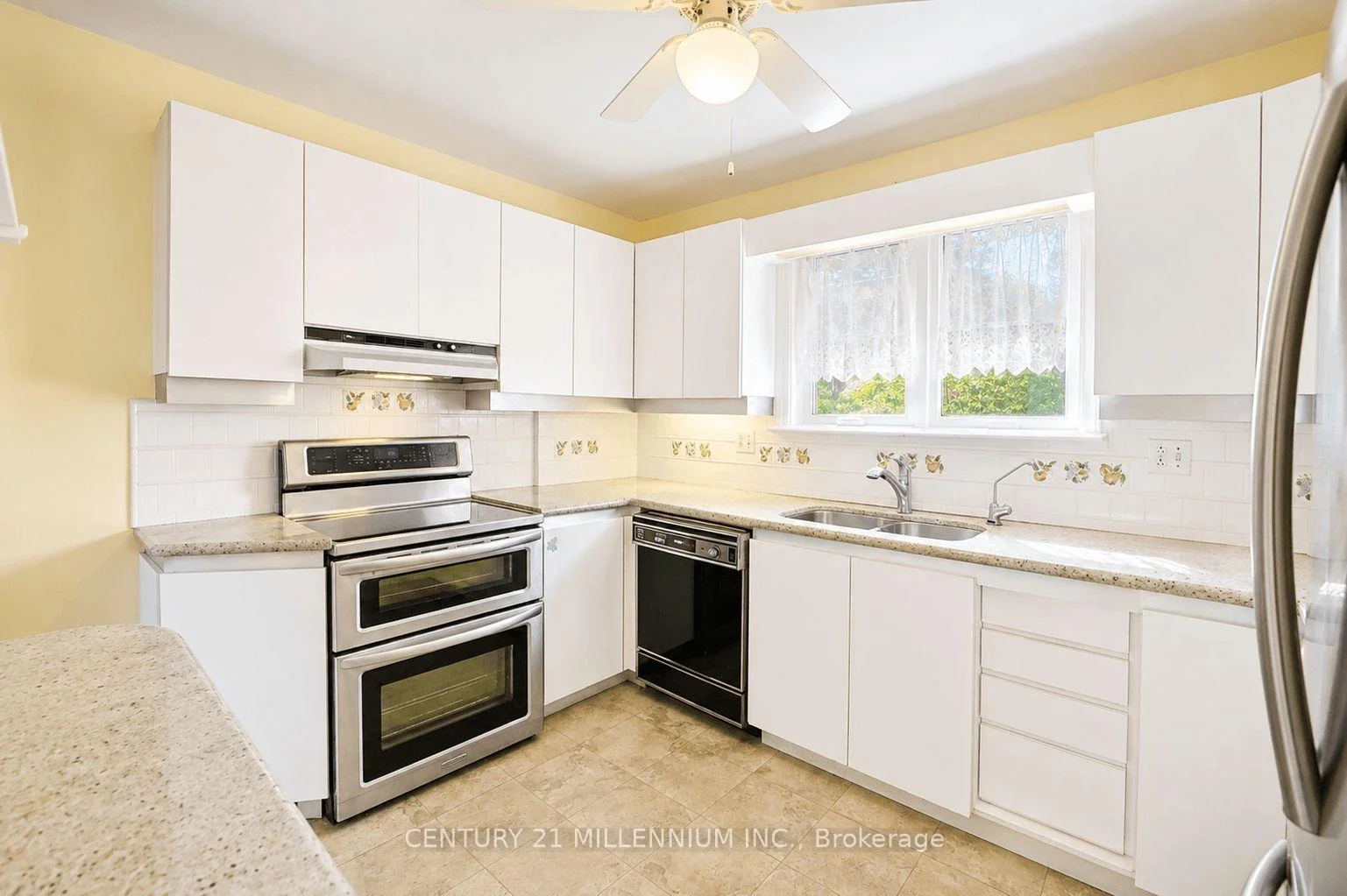 Photo 20 of 169 Ranee Avenue, Toronto, Englemount-Lawrence — HOMEH