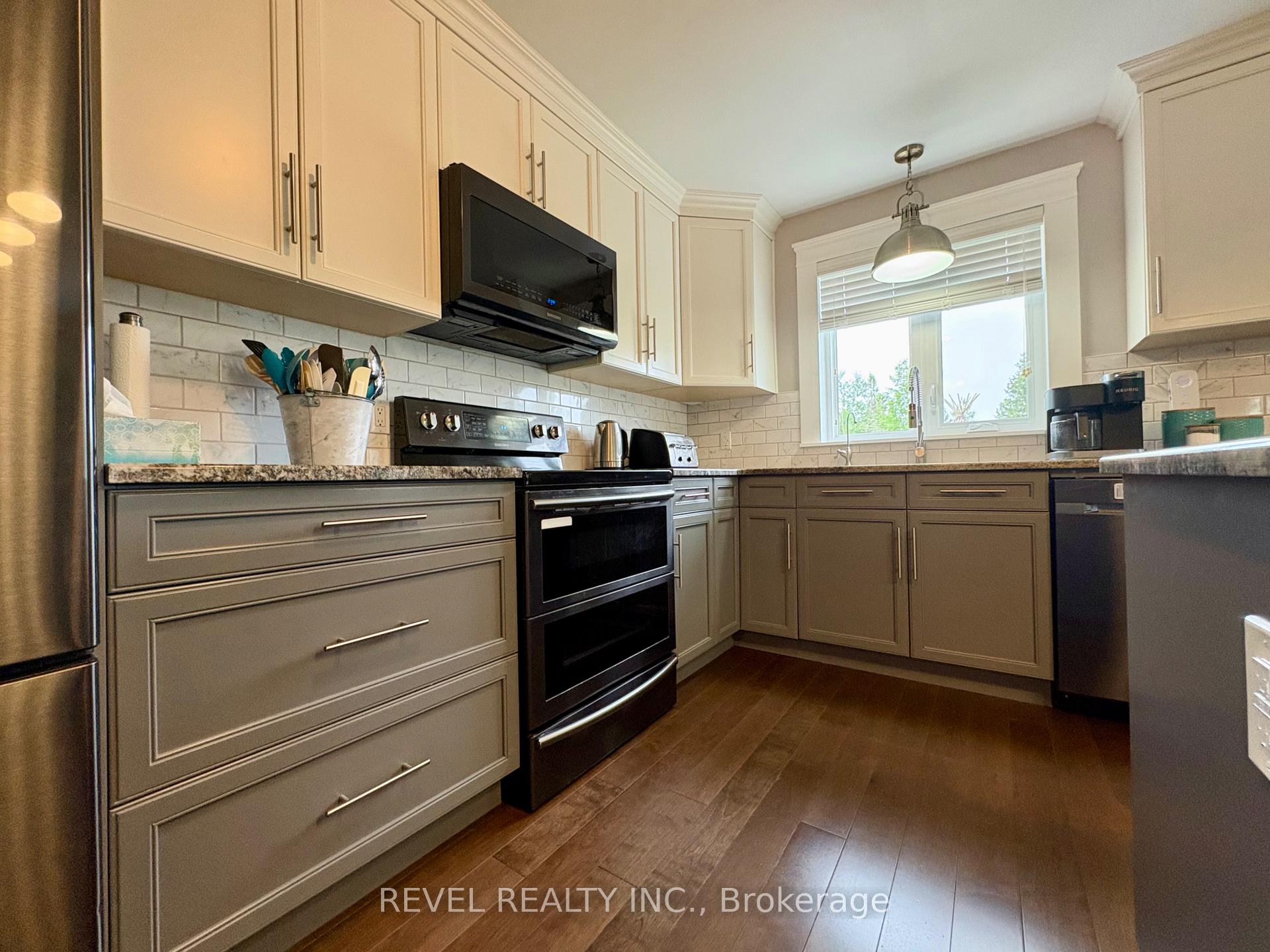 Photo 9 of 226 Hanna Road, Cochrane — HOMEH