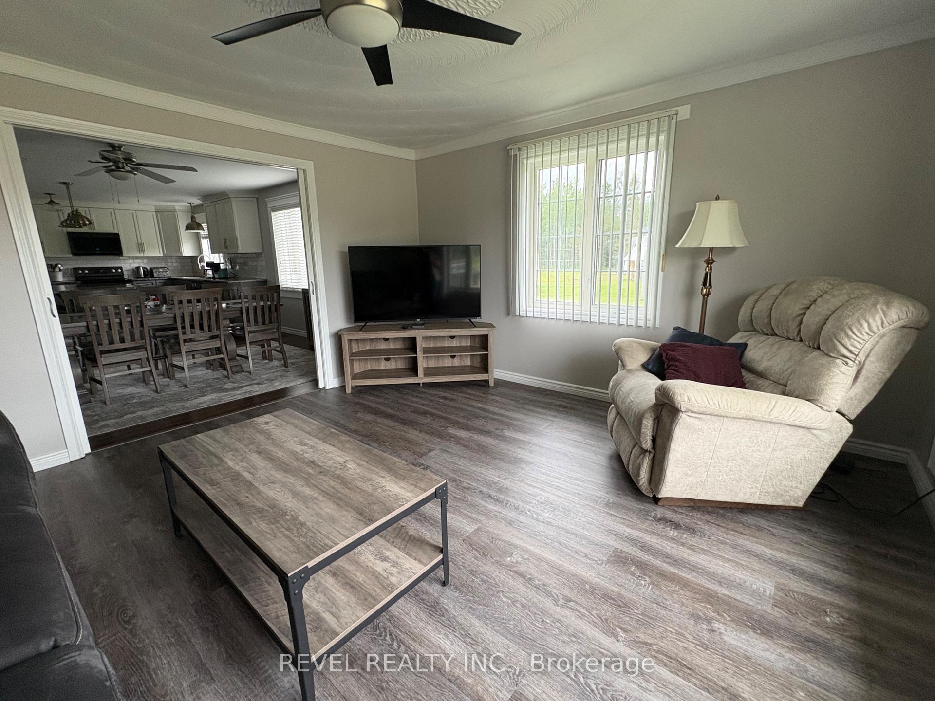 Photo 13 of 226 Hanna Road, Cochrane — HOMEH
