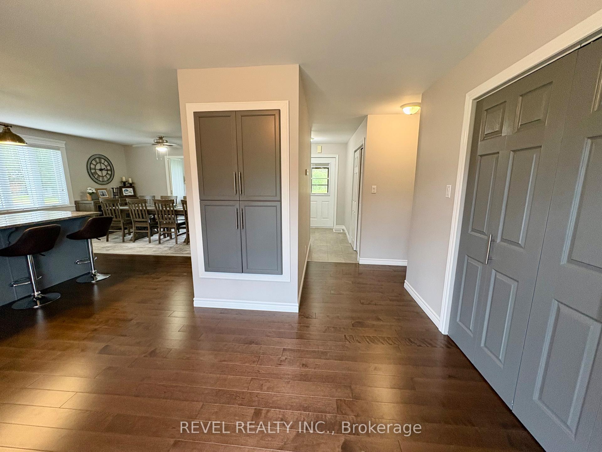 Photo 15 of 226 Hanna Road, Cochrane — HOMEH