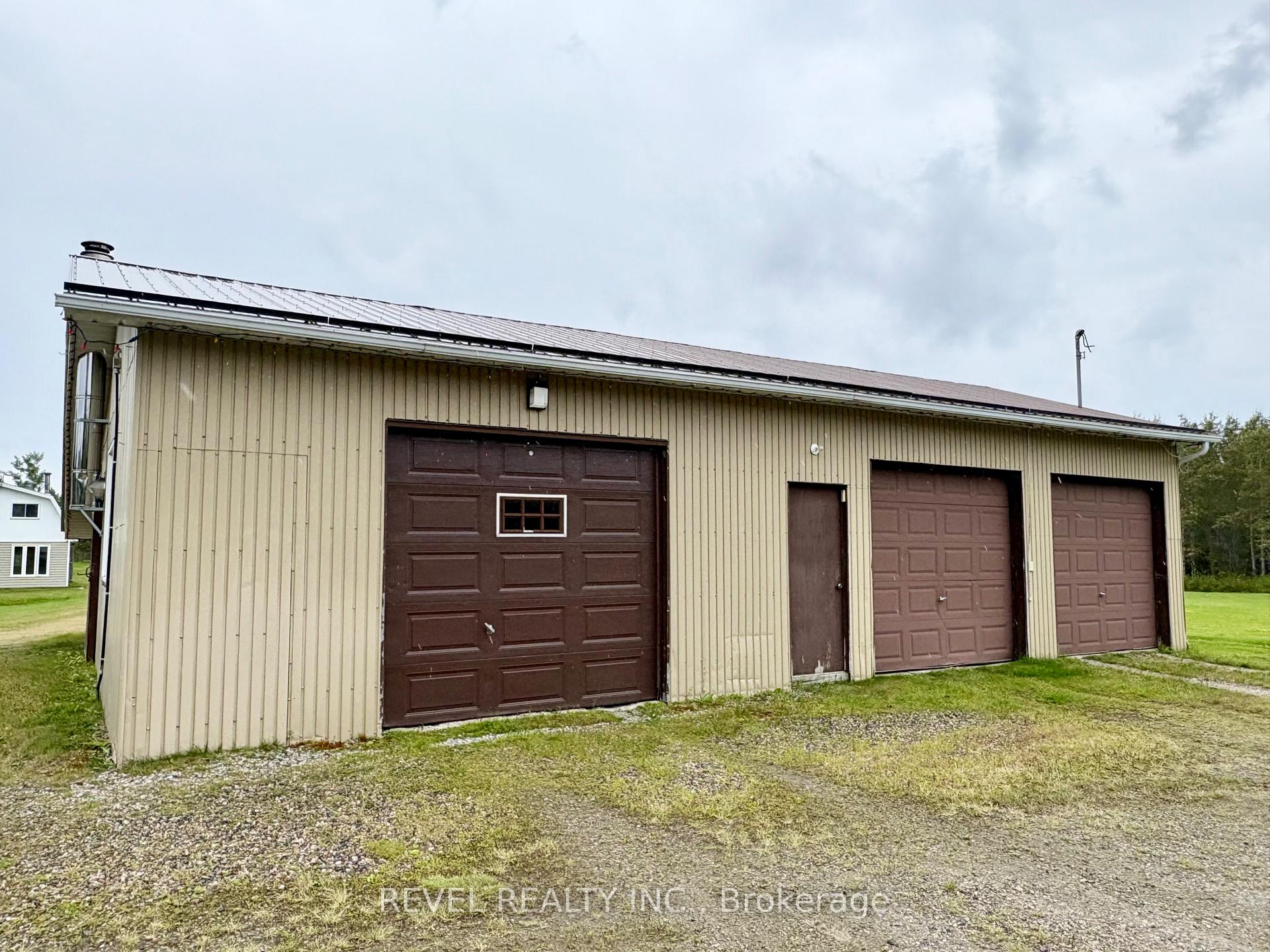 Photo 37 of 226 Hanna Road, Cochrane — HOMEH