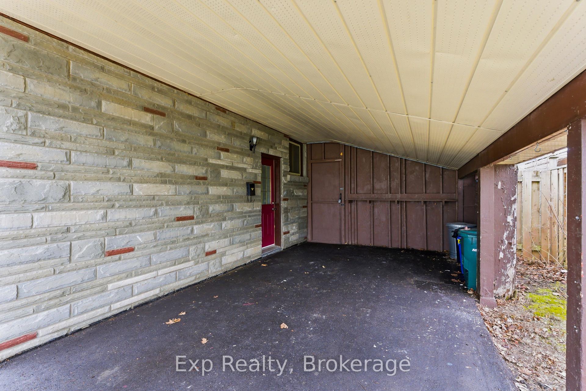 Photo 5 of Unit Lower Unit, 10 Plaza Square, Belleville, Belleville Ward — HOMEH