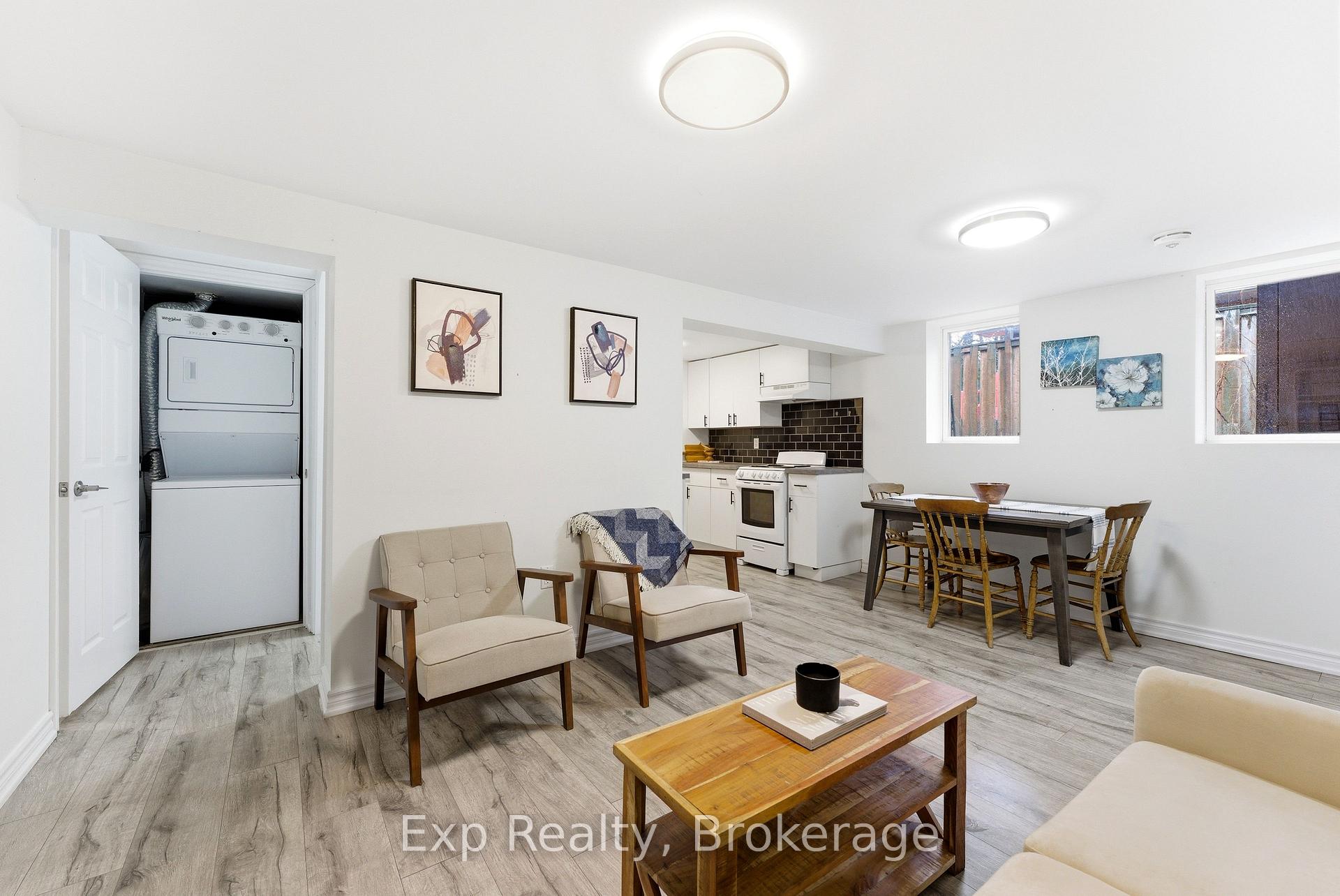 Photo 8 of Unit Lower Unit, 10 Plaza Square, Belleville, Belleville Ward — HOMEH