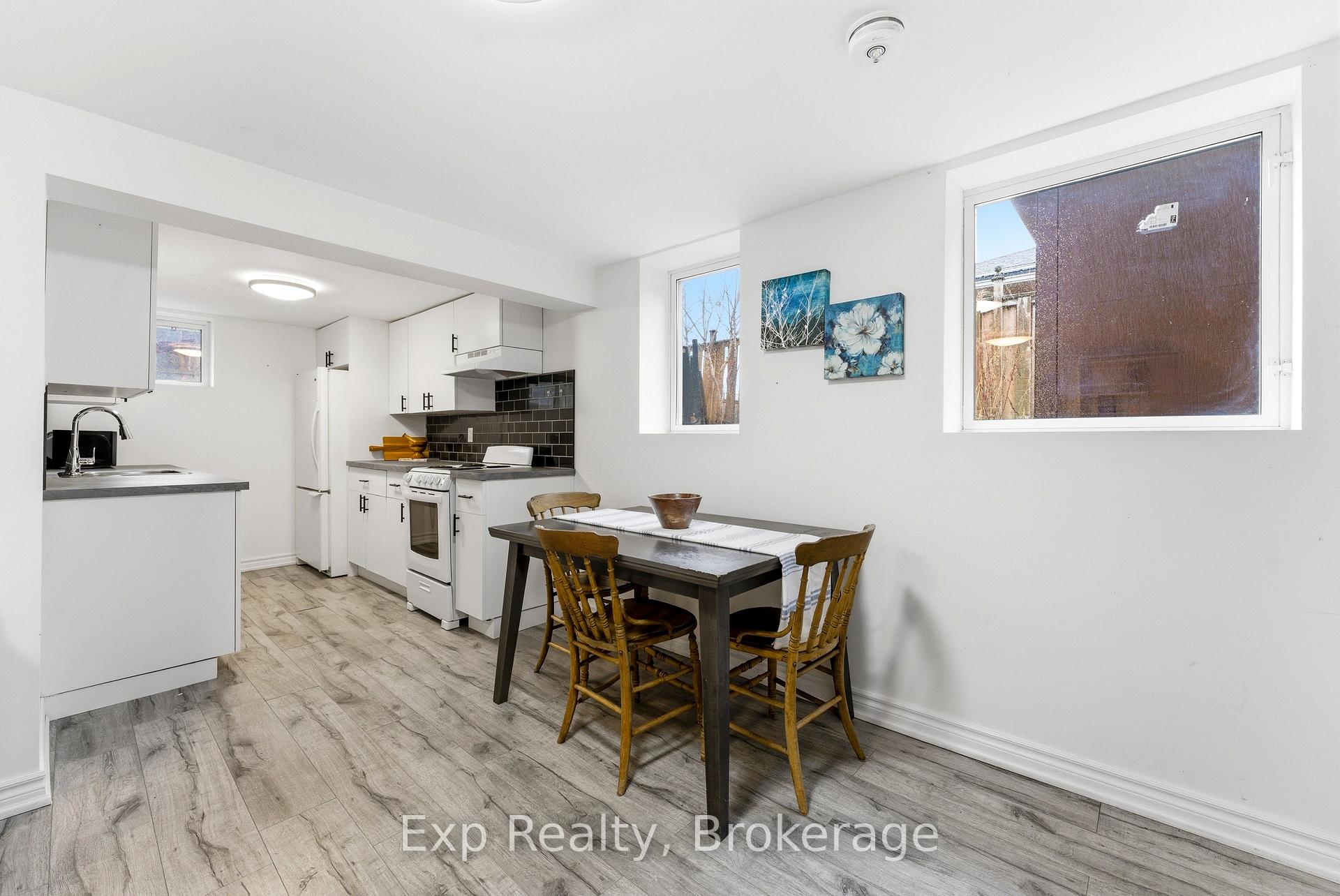 Photo 9 of Unit Lower Unit, 10 Plaza Square, Belleville, Belleville Ward — HOMEH