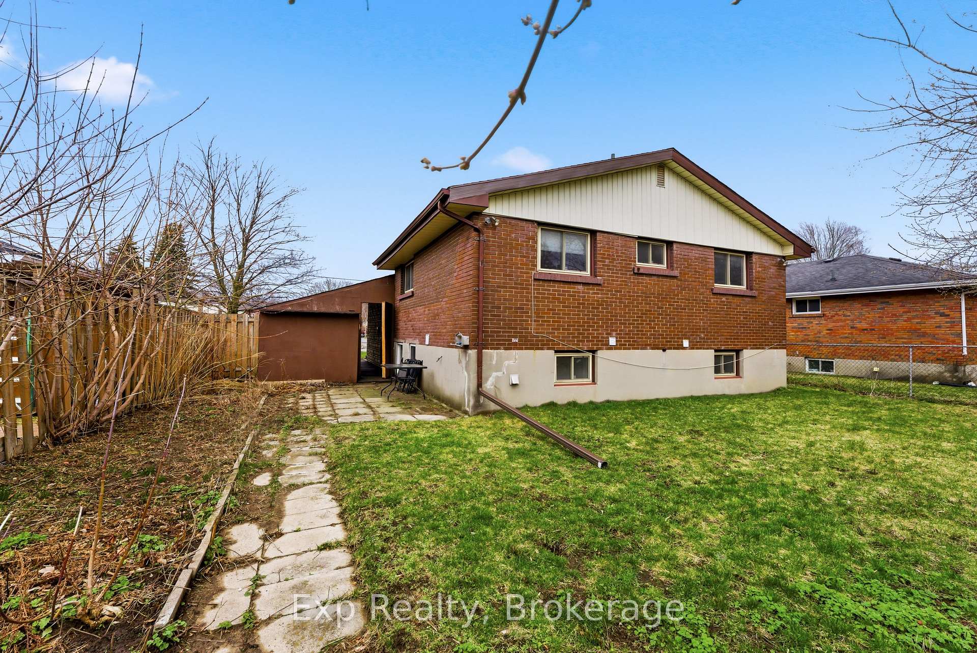 Photo 16 of Unit Lower Unit, 10 Plaza Square, Belleville, Belleville Ward — HOMEH