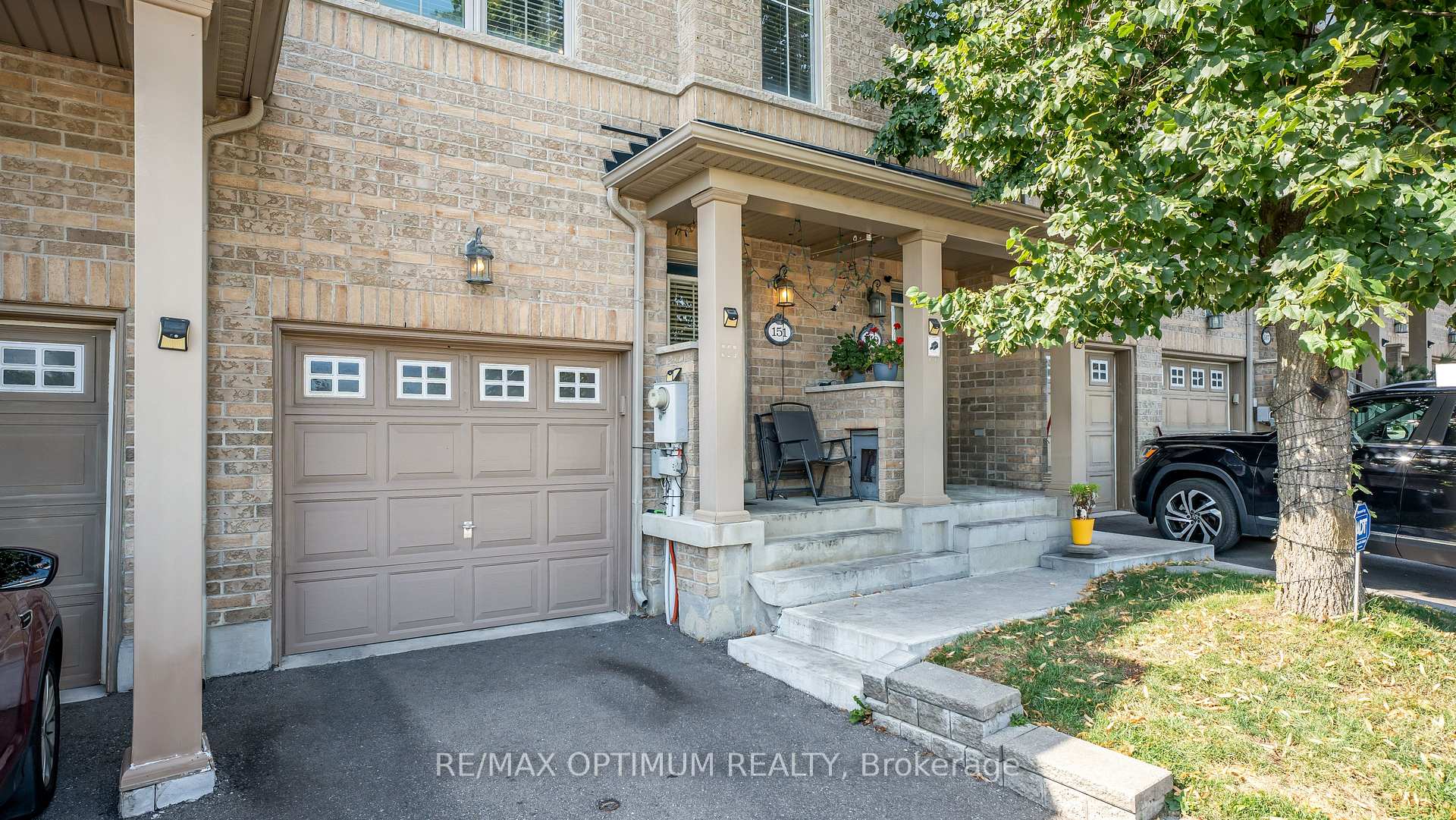 Photo 3 of 151 Cedar Lake Crescent, Brampton, Bram West — HOMEH