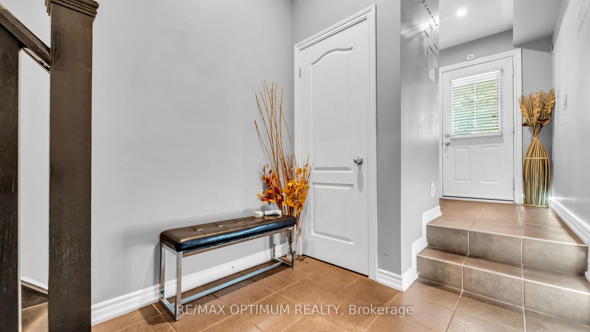 Photo 5 of 151 Cedar Lake Crescent, Brampton, Bram West — HOMEH