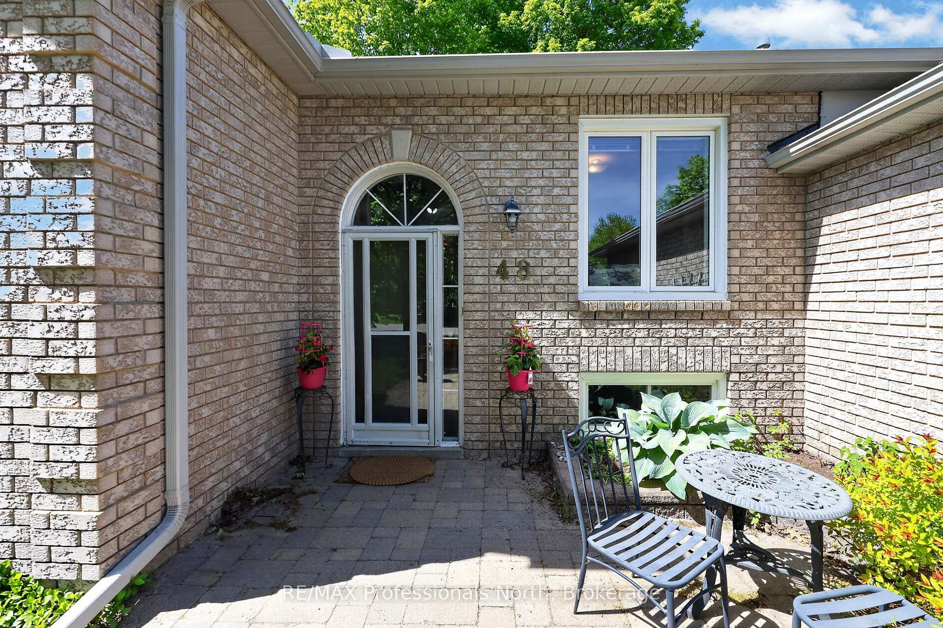 Photo 6 of 48 Fairway Crescent, Wasaga Beach — HOMEH