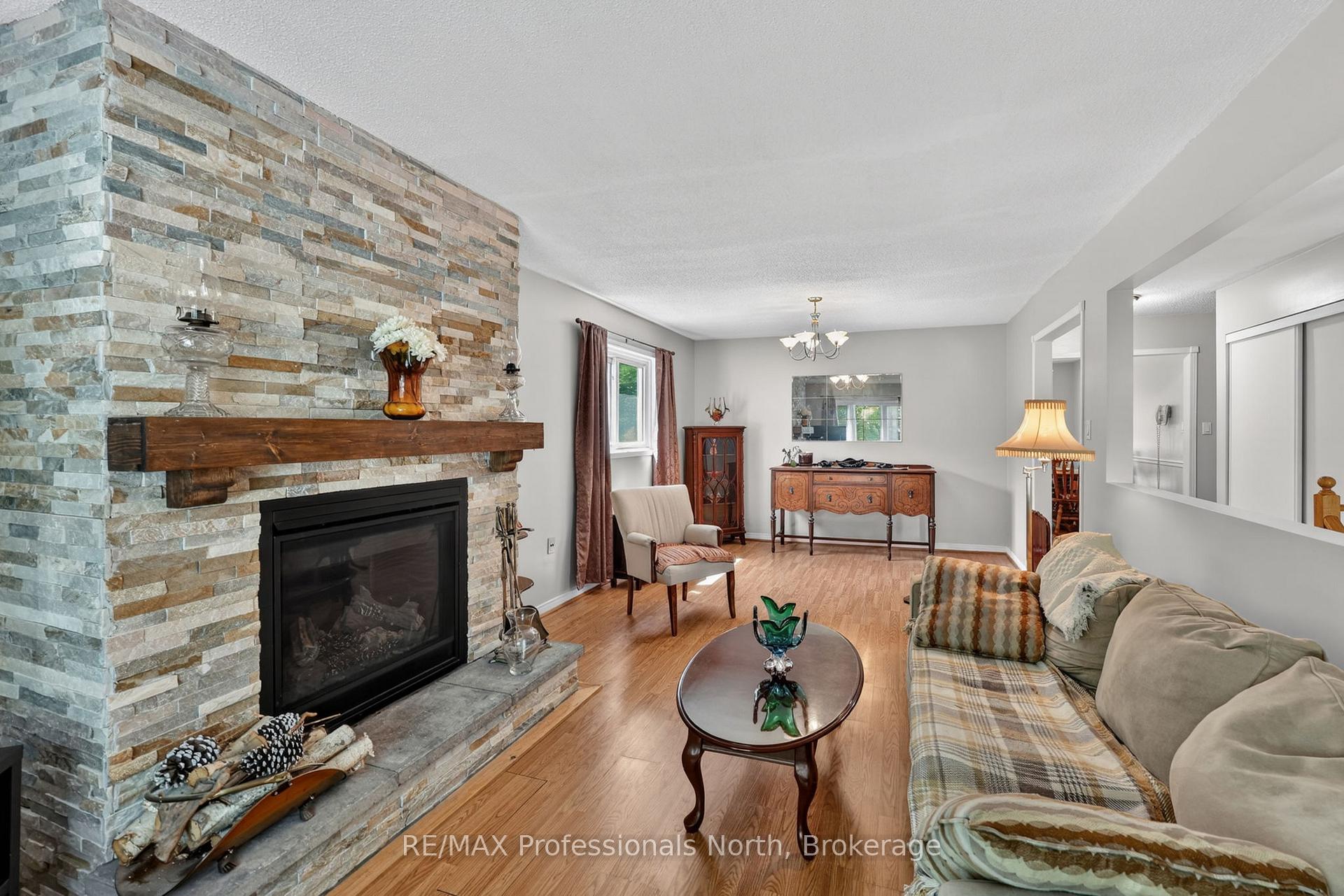 Photo 11 of 48 Fairway Crescent, Wasaga Beach — HOMEH