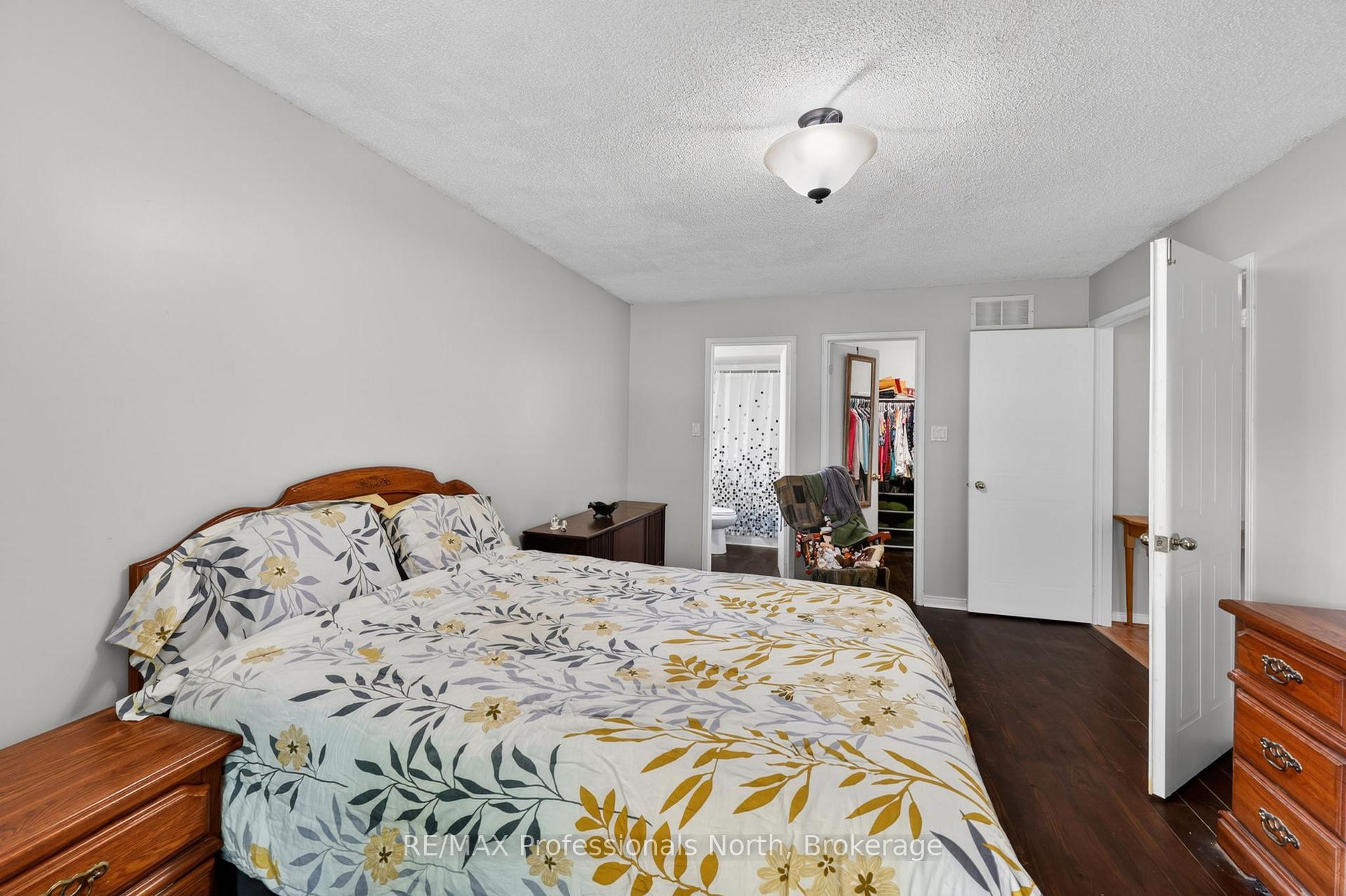 Photo 18 of 48 Fairway Crescent, Wasaga Beach — HOMEH