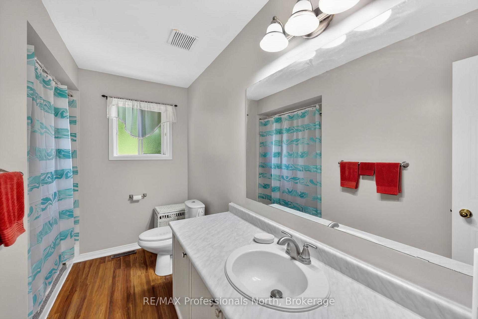 Photo 24 of 48 Fairway Crescent, Wasaga Beach — HOMEH