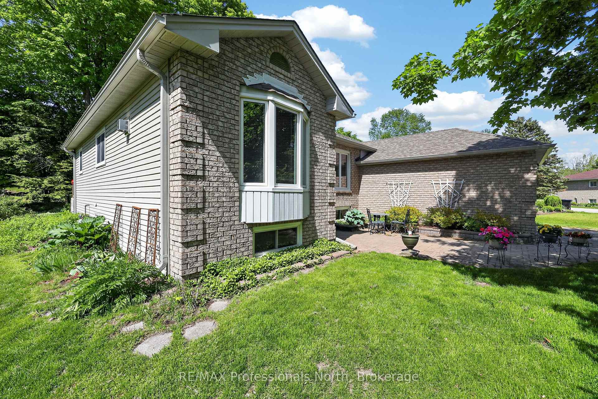 Photo 25 of 48 Fairway Crescent, Wasaga Beach — HOMEH