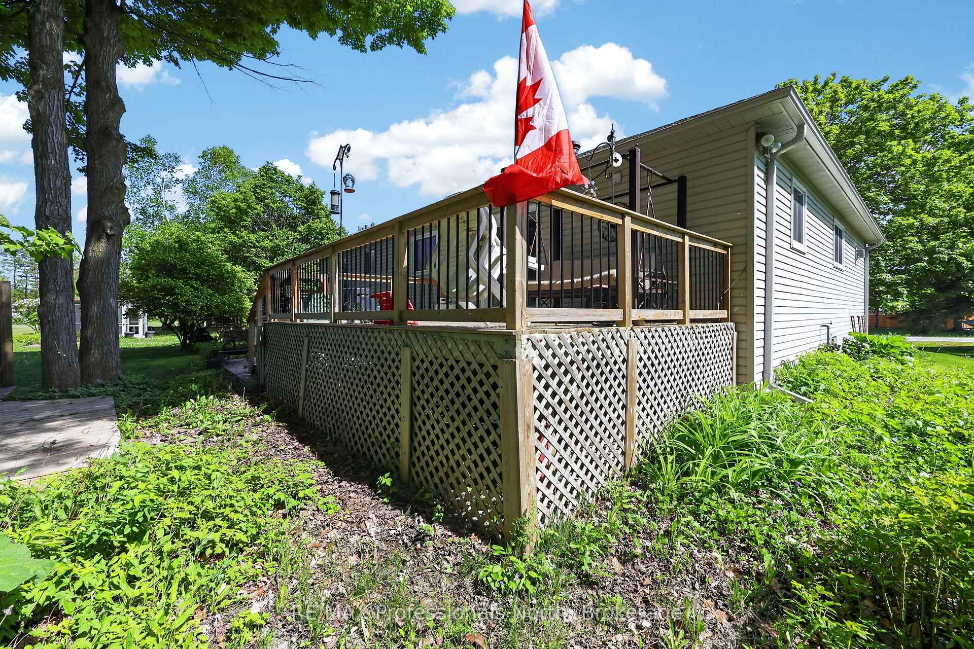 Photo 37 of 48 Fairway Crescent, Wasaga Beach — HOMEH