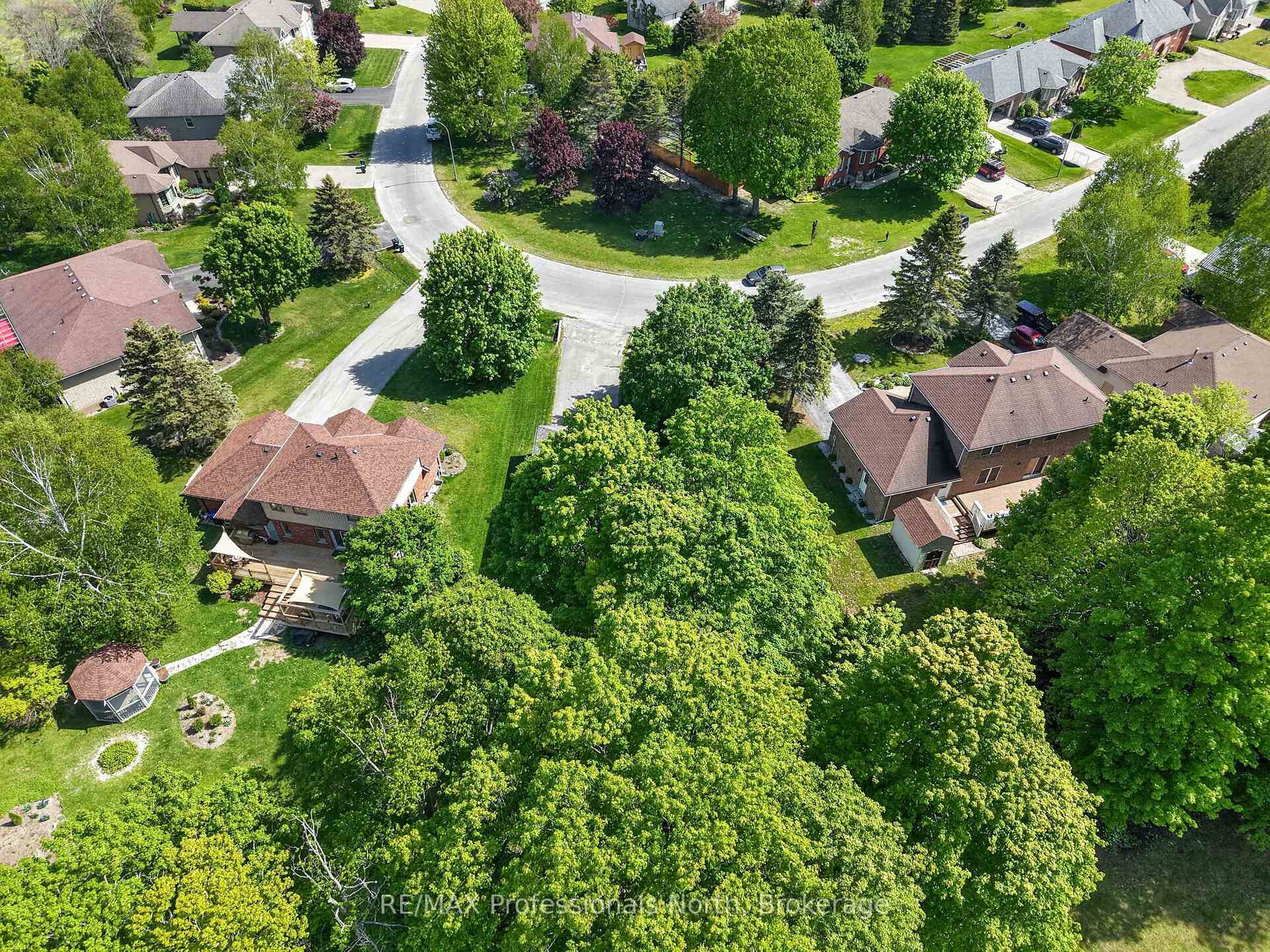 Photo 41 of 48 Fairway Crescent, Wasaga Beach — HOMEH