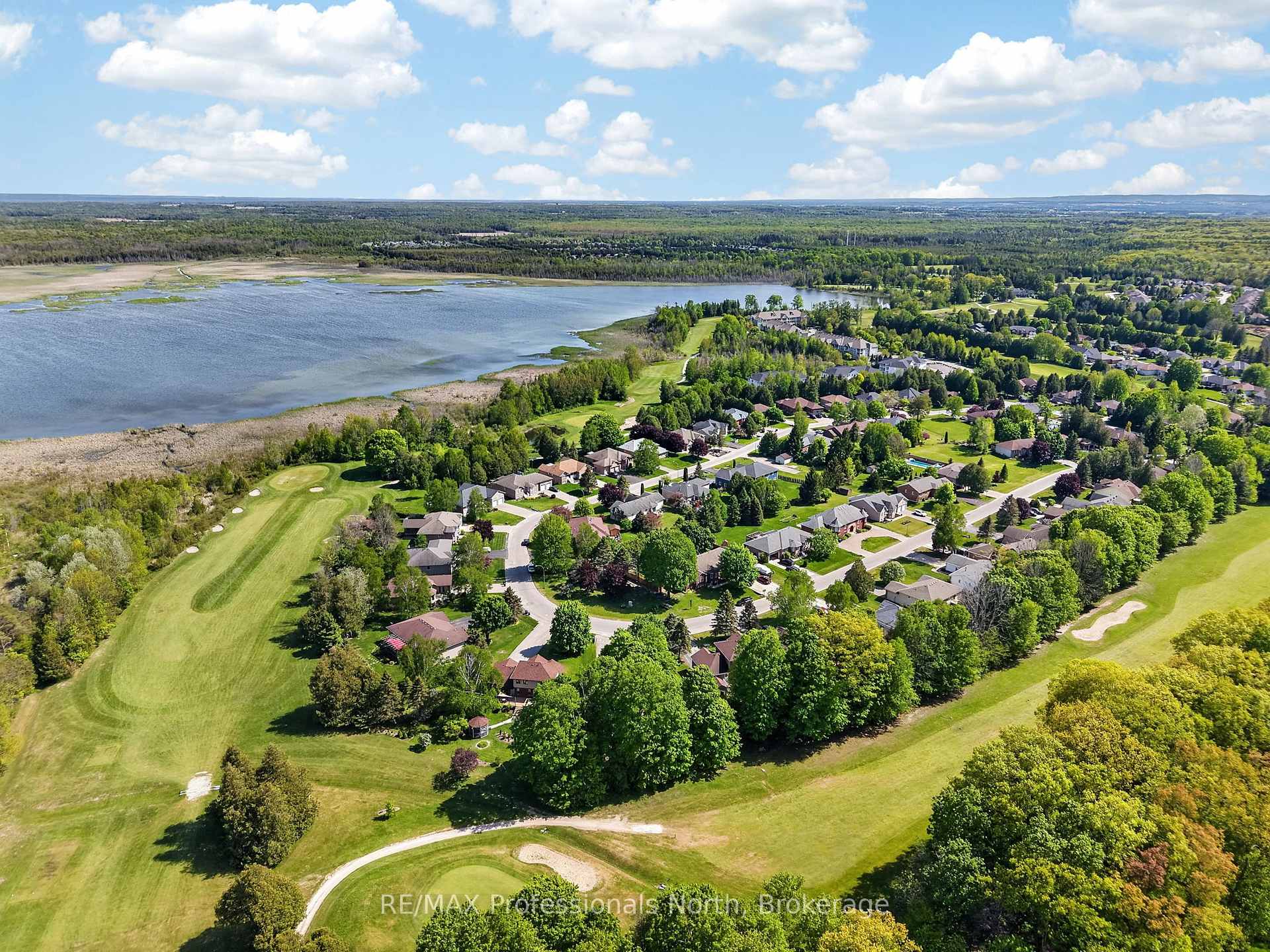 Photo 44 of 48 Fairway Crescent, Wasaga Beach — HOMEH