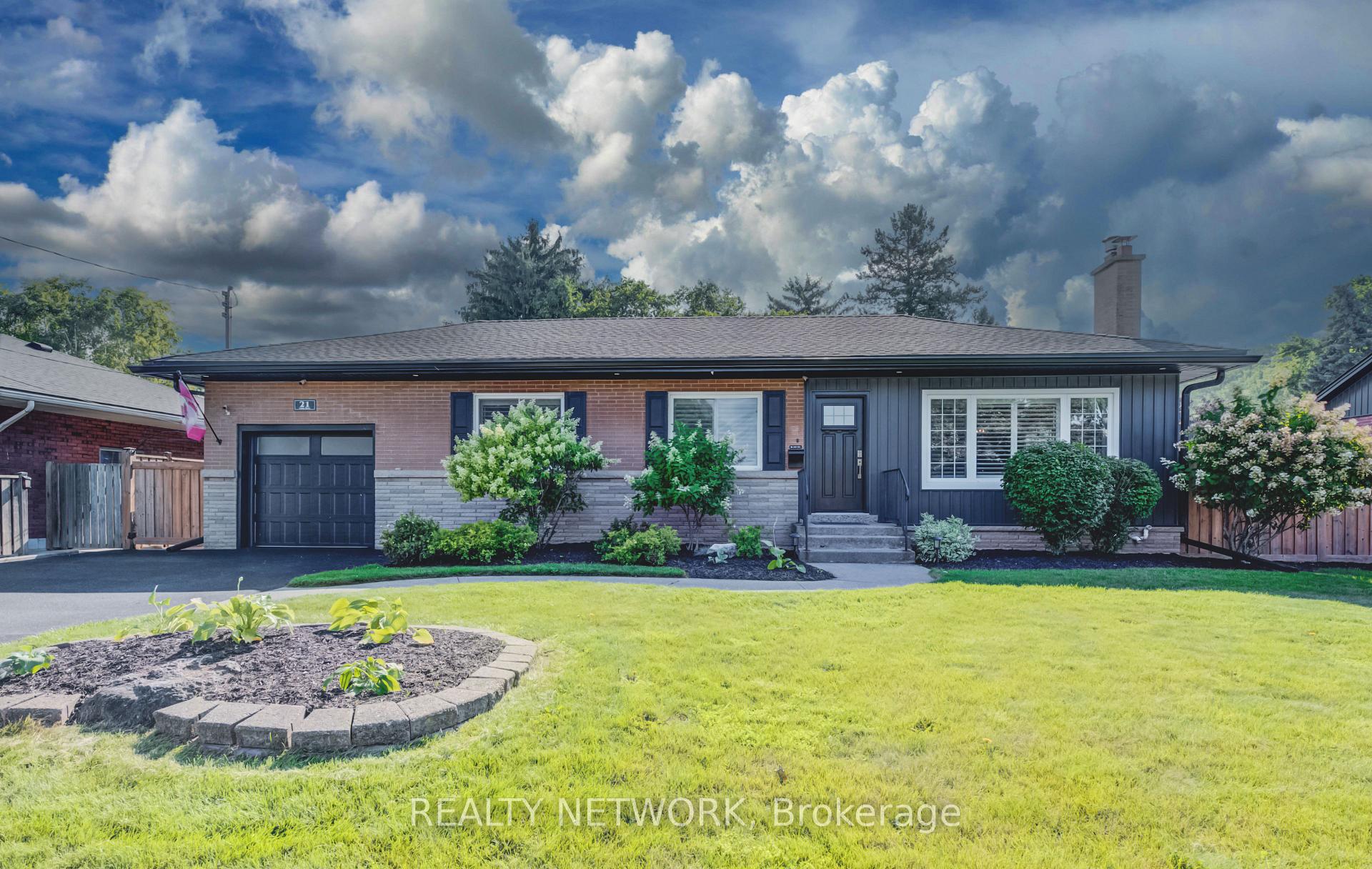Photo 1 of 21 Loma Drive, Hamilton, Stoney Creek — HOMEH