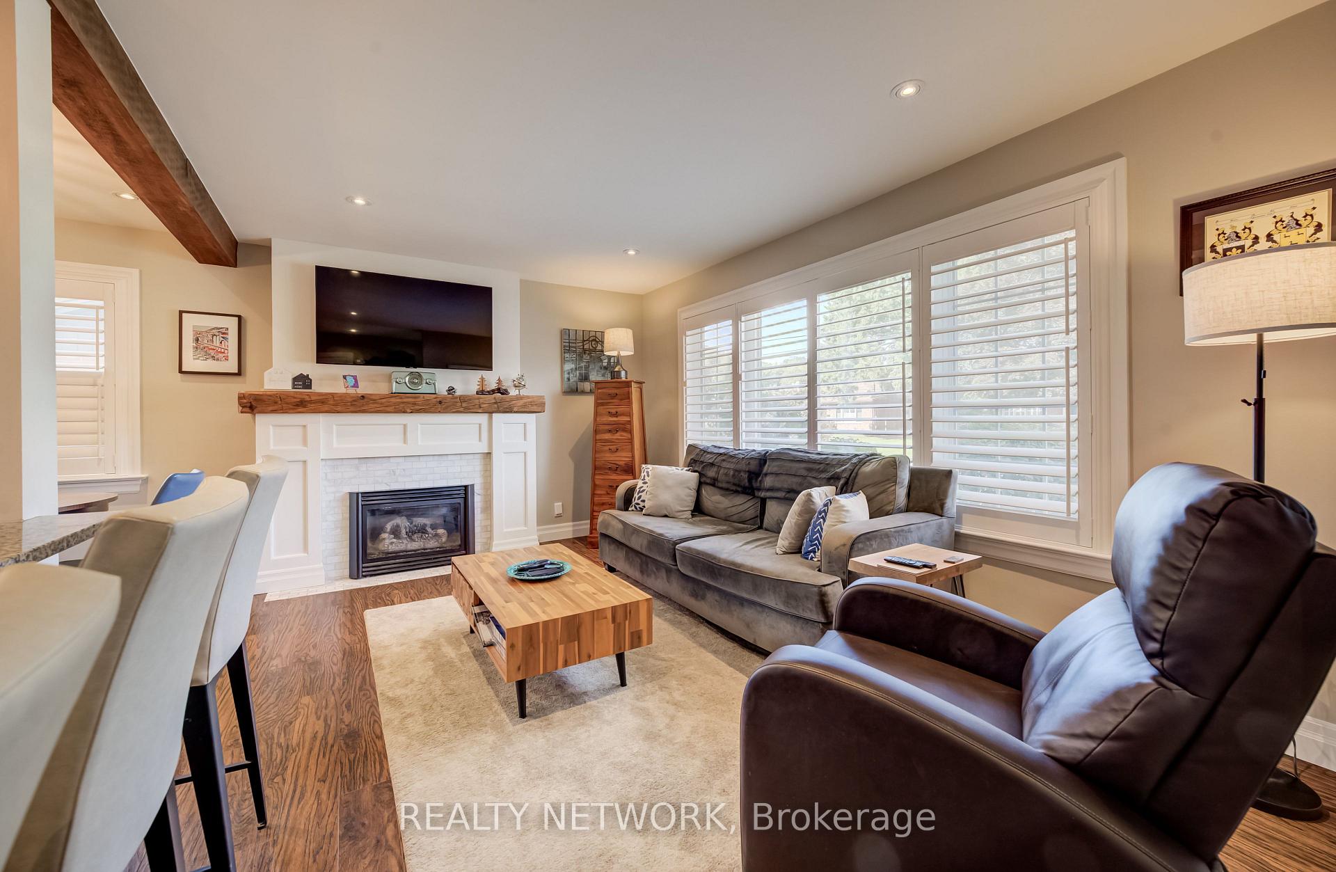 Photo 4 of 21 Loma Drive, Hamilton, Stoney Creek — HOMEH