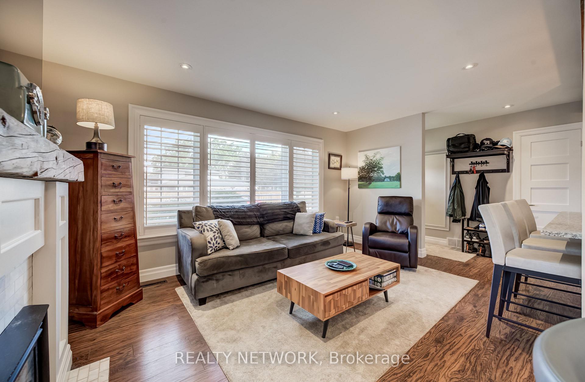 Photo 9 of 21 Loma Drive, Hamilton, Stoney Creek — HOMEH