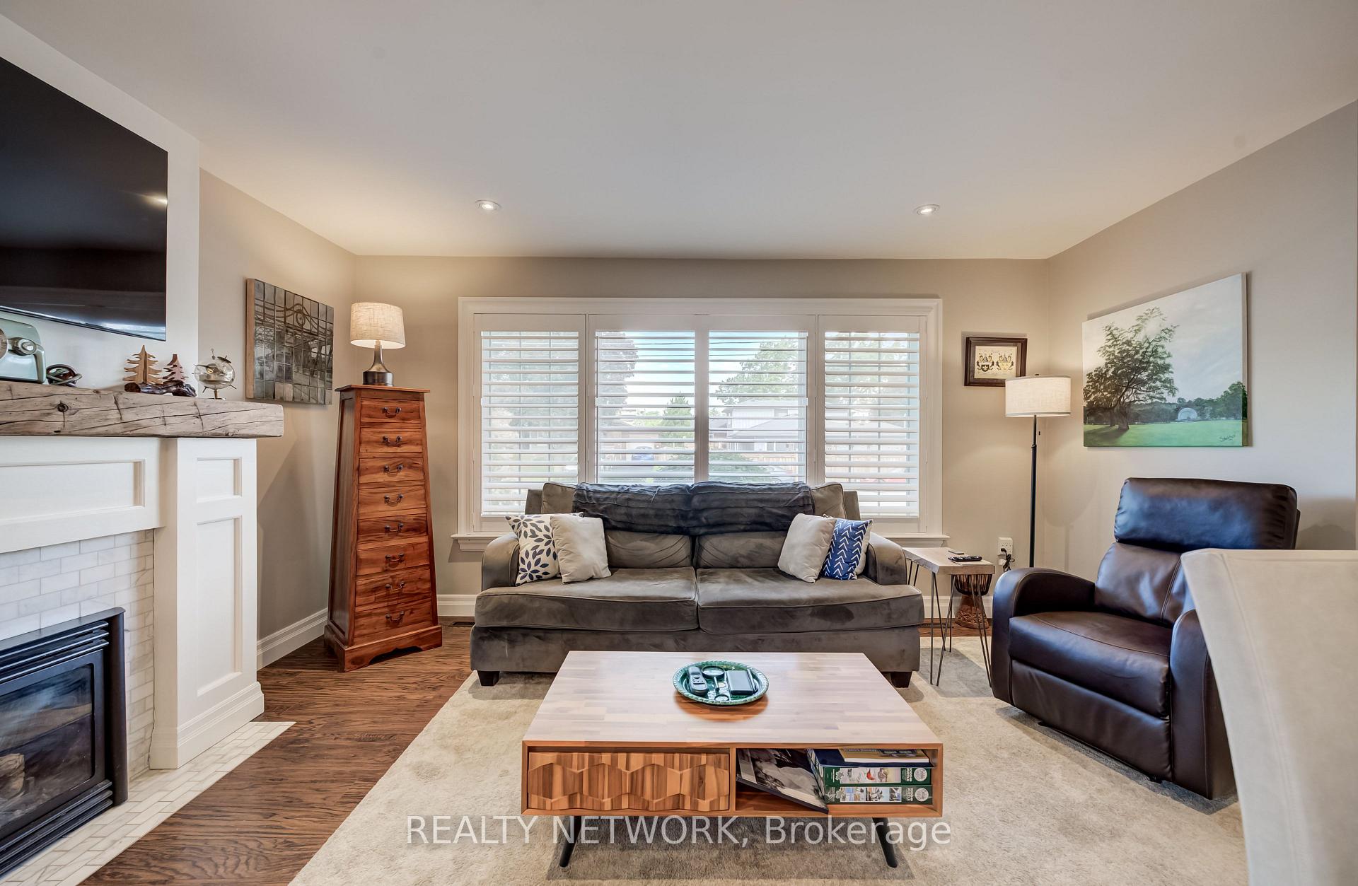 Photo 10 of 21 Loma Drive, Hamilton, Stoney Creek — HOMEH