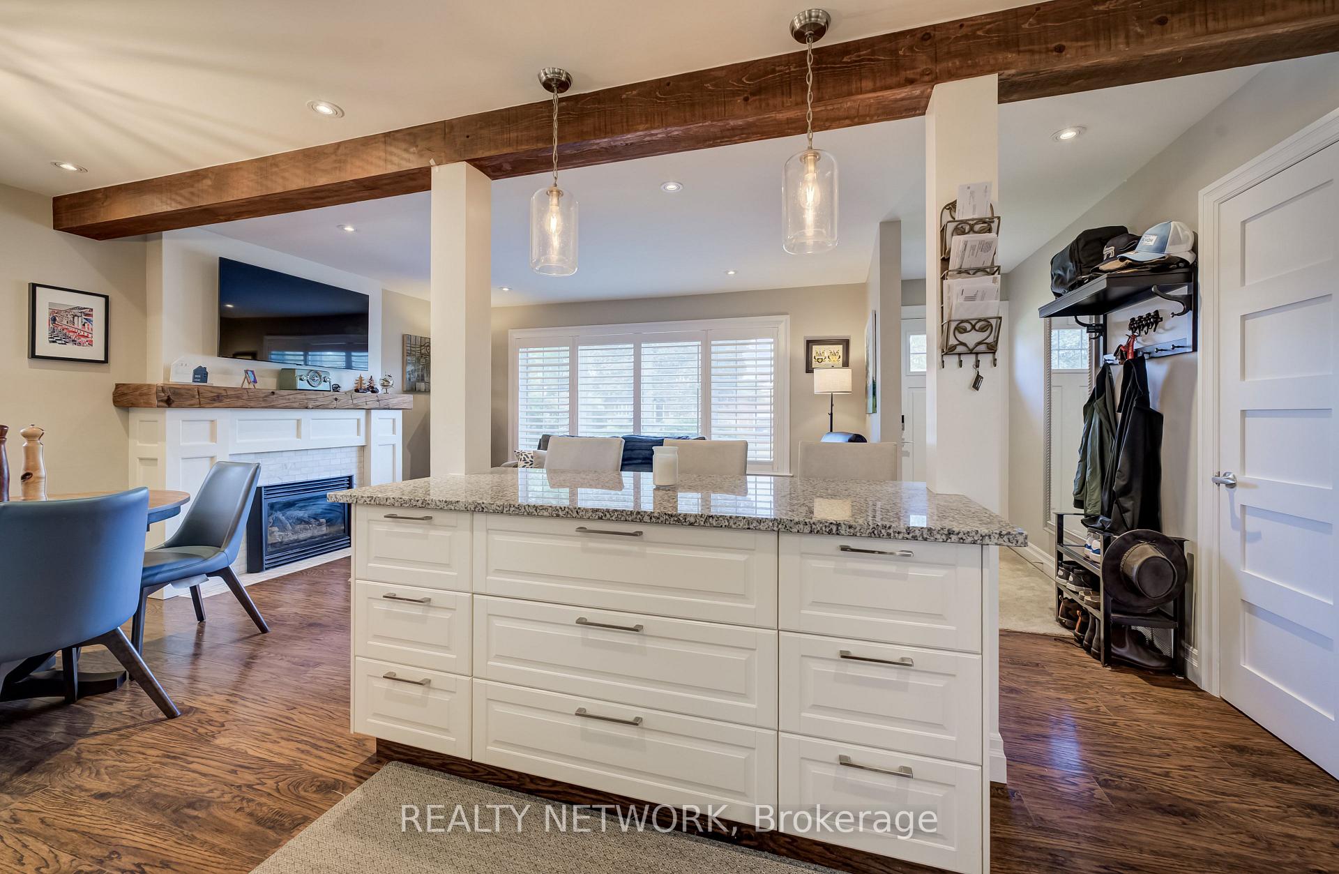 Photo 13 of 21 Loma Drive, Hamilton, Stoney Creek — HOMEH