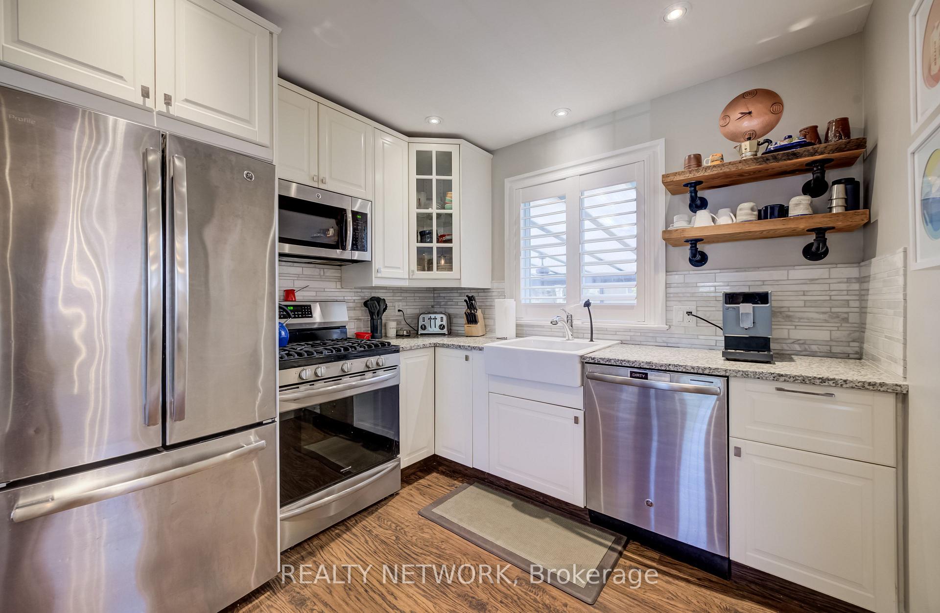 Photo 15 of 21 Loma Drive, Hamilton, Stoney Creek — HOMEH