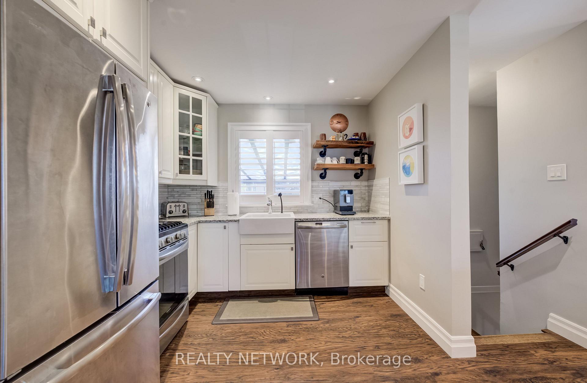 Photo 16 of 21 Loma Drive, Hamilton, Stoney Creek — HOMEH