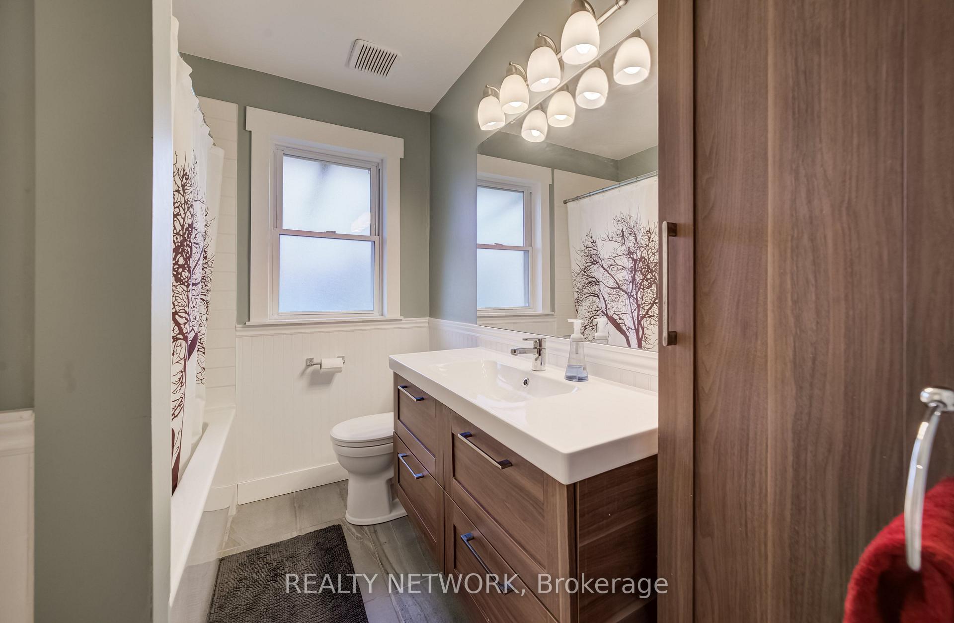 Photo 22 of 21 Loma Drive, Hamilton, Stoney Creek — HOMEH